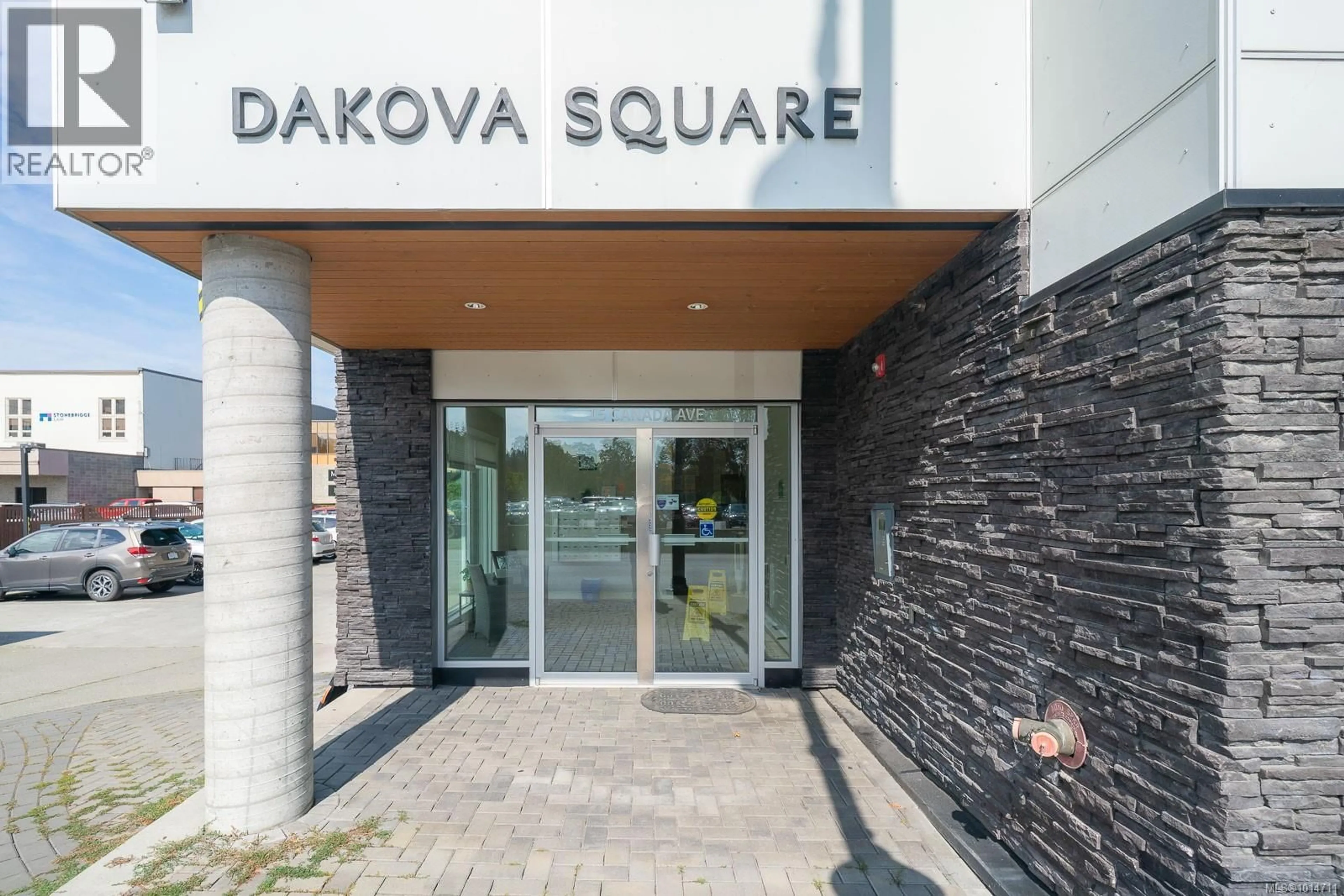 Indoor foyer for 208 - 15 CANADA AVENUE, Duncan British Columbia V9L1T3