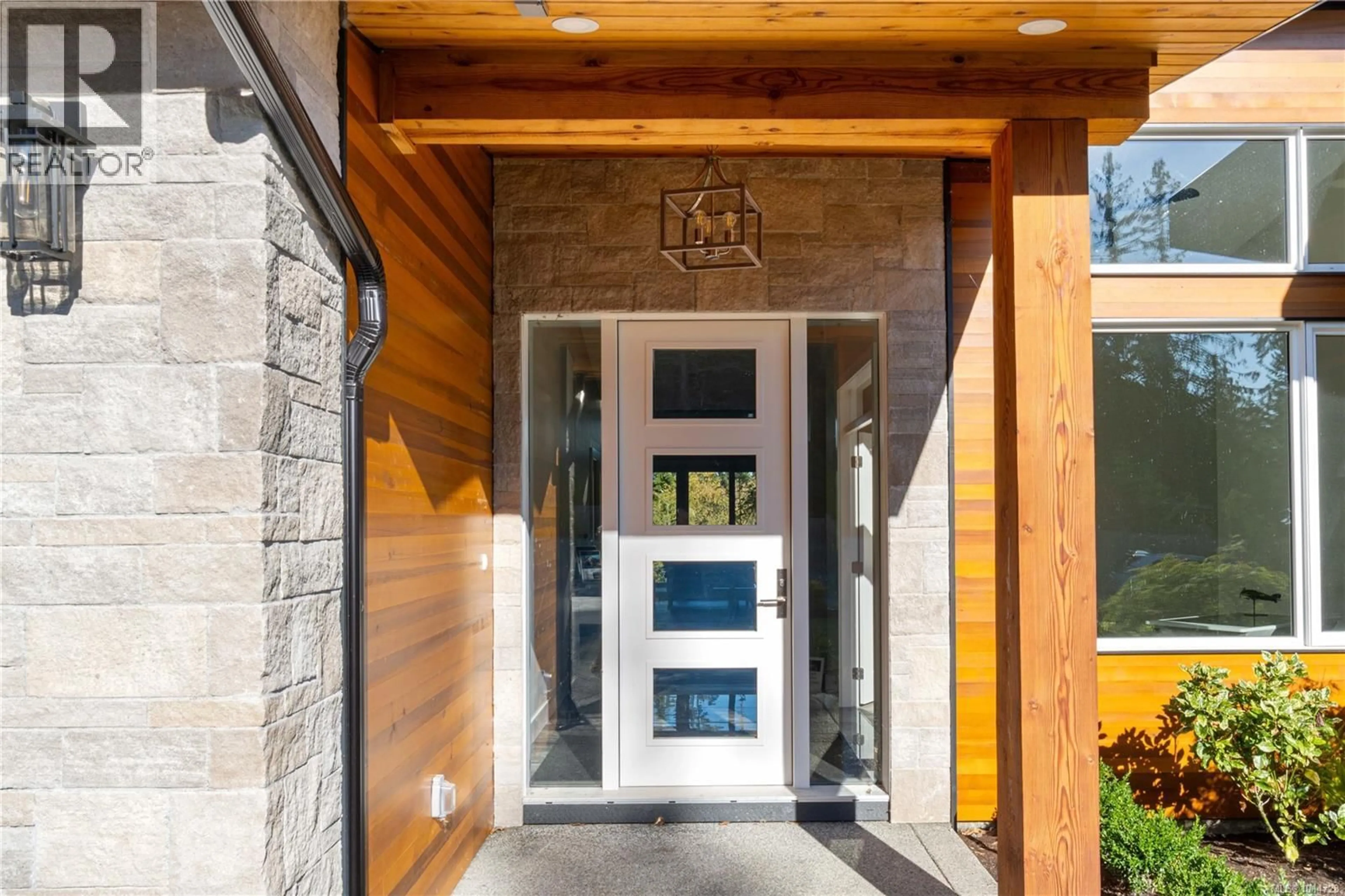 Indoor entryway for 1017 CORAL PLACE, French Creek British Columbia V9P2E1