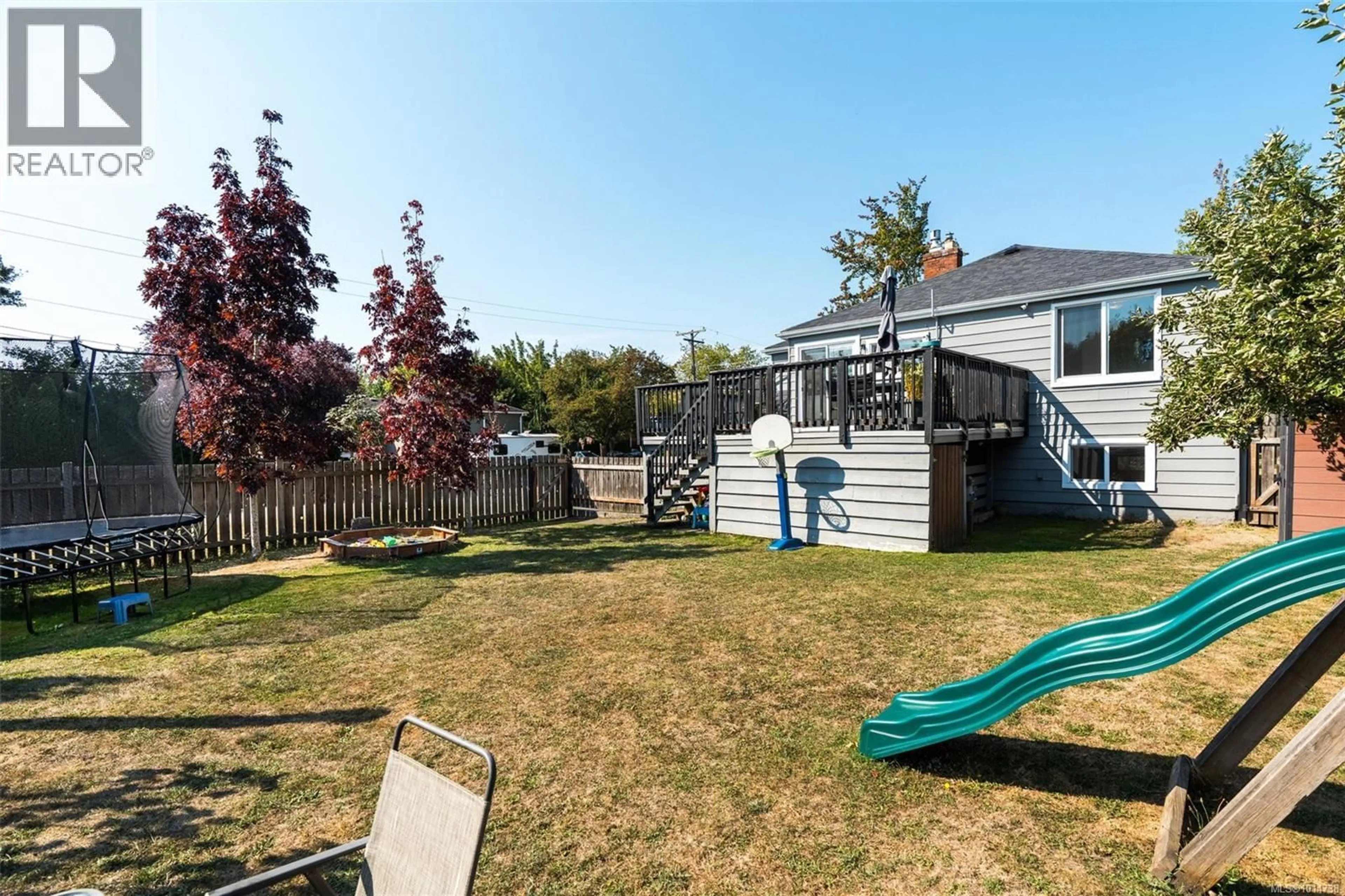 A pic from outside/outdoor area/front of a property/back of a property/a pic from drone, street for 2701 FORBES STREET, Victoria British Columbia V8R4C4