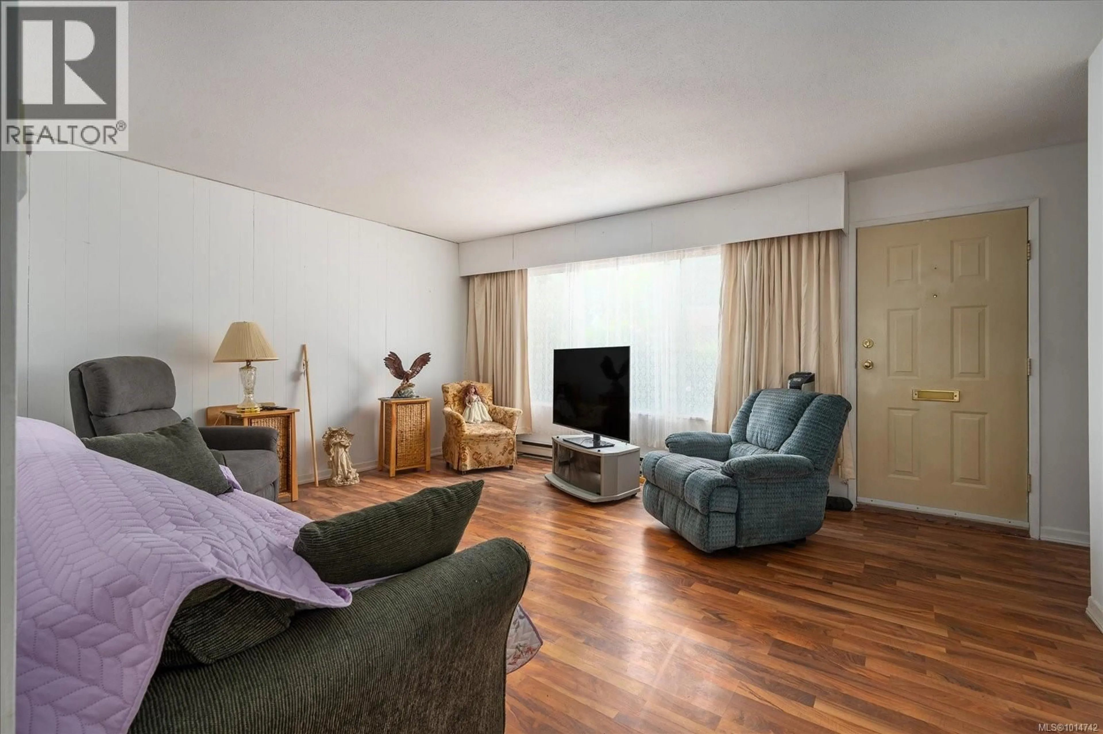 Living room with furniture, unknown for 2 - 1656 MEREDITH ROAD, Nanaimo British Columbia V9S2M2