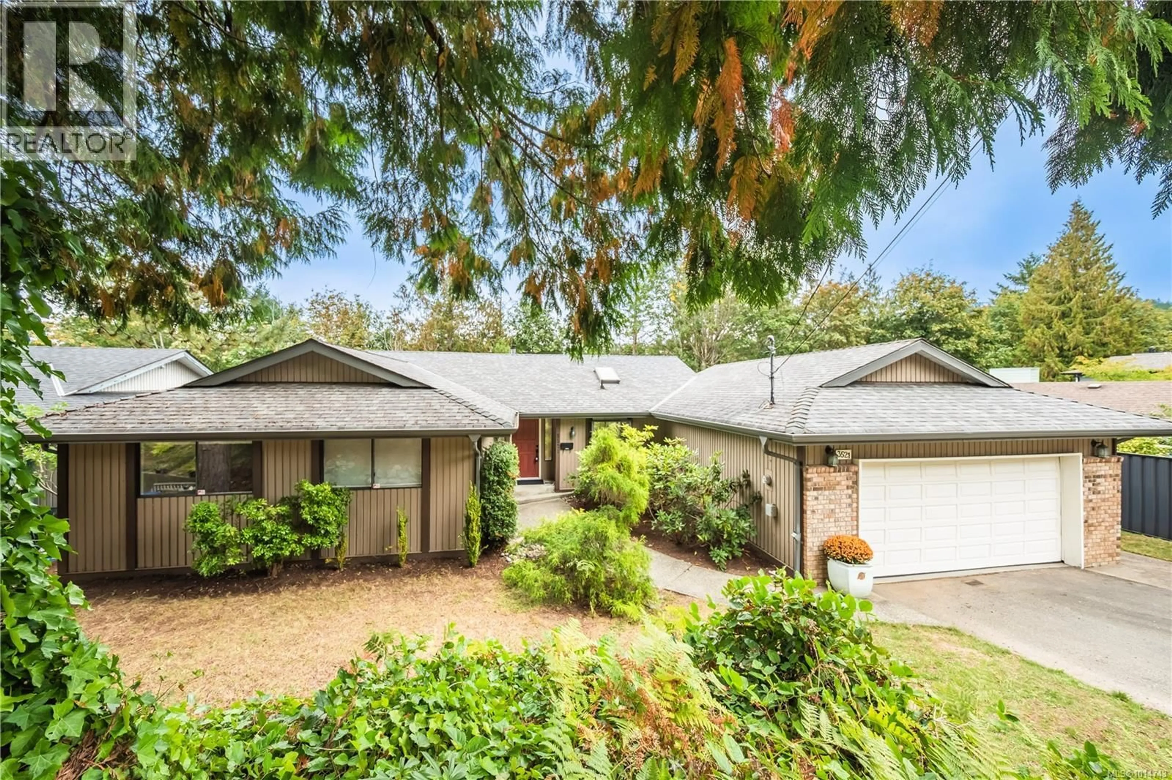 A pic from outside/outdoor area/front of a property/back of a property/a pic from drone, street for 3521 FAIRVIEW DRIVE, Nanaimo British Columbia V9T4R5