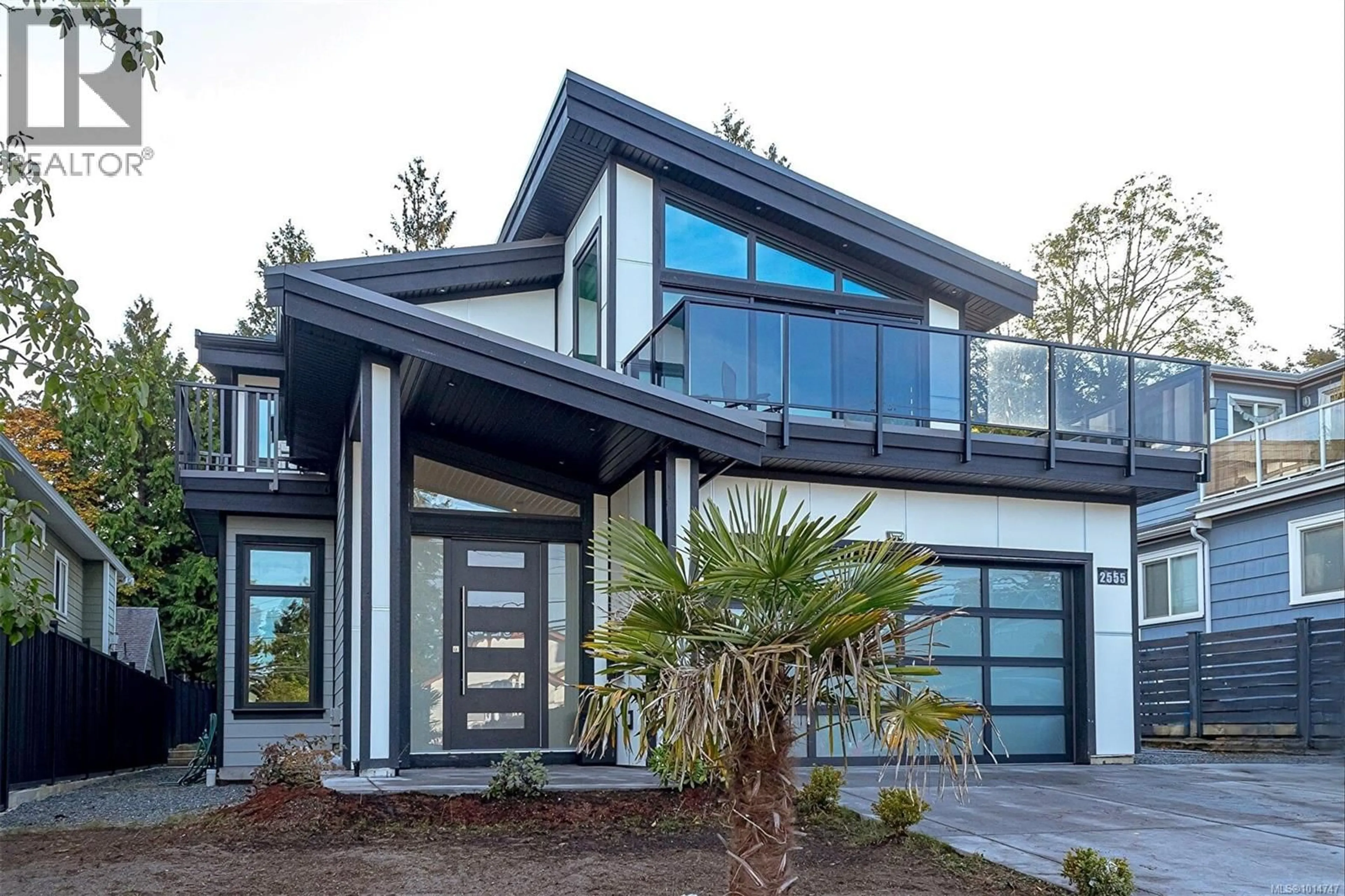 Home with vinyl exterior material, mountain view for 2555 SINCLAIR ROAD, Saanich British Columbia V8N1B7