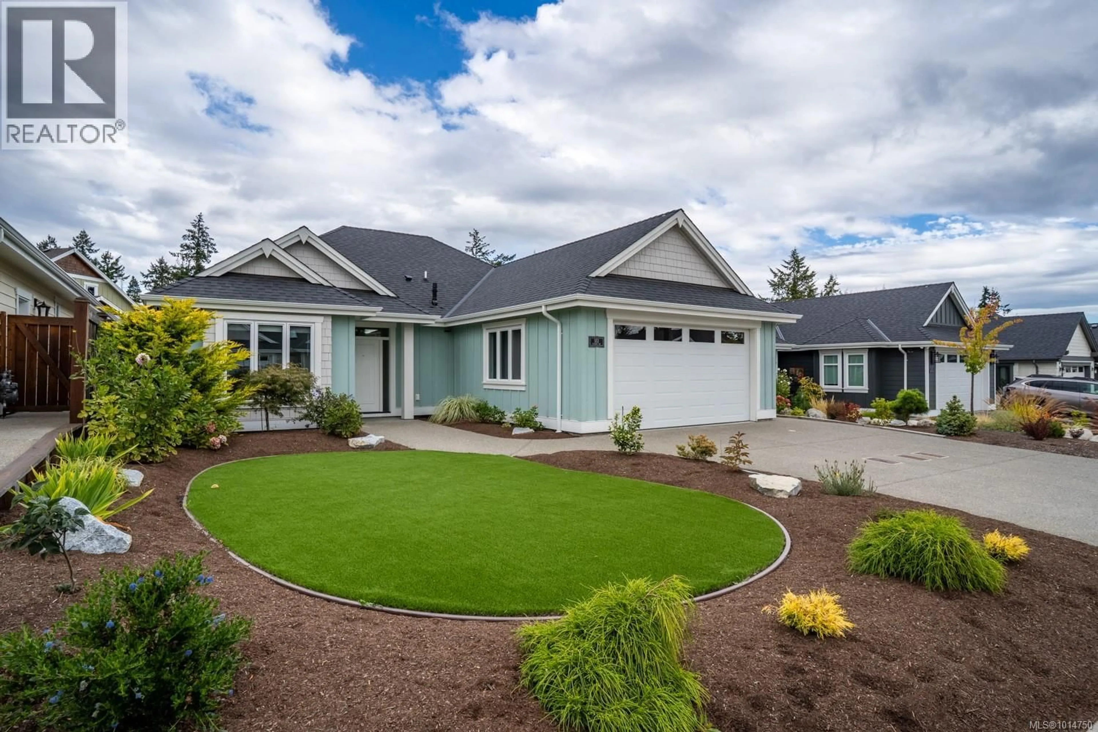 Home with vinyl exterior material, unknown for 553 RAINBOW WAY, Parksville British Columbia V9P1H3