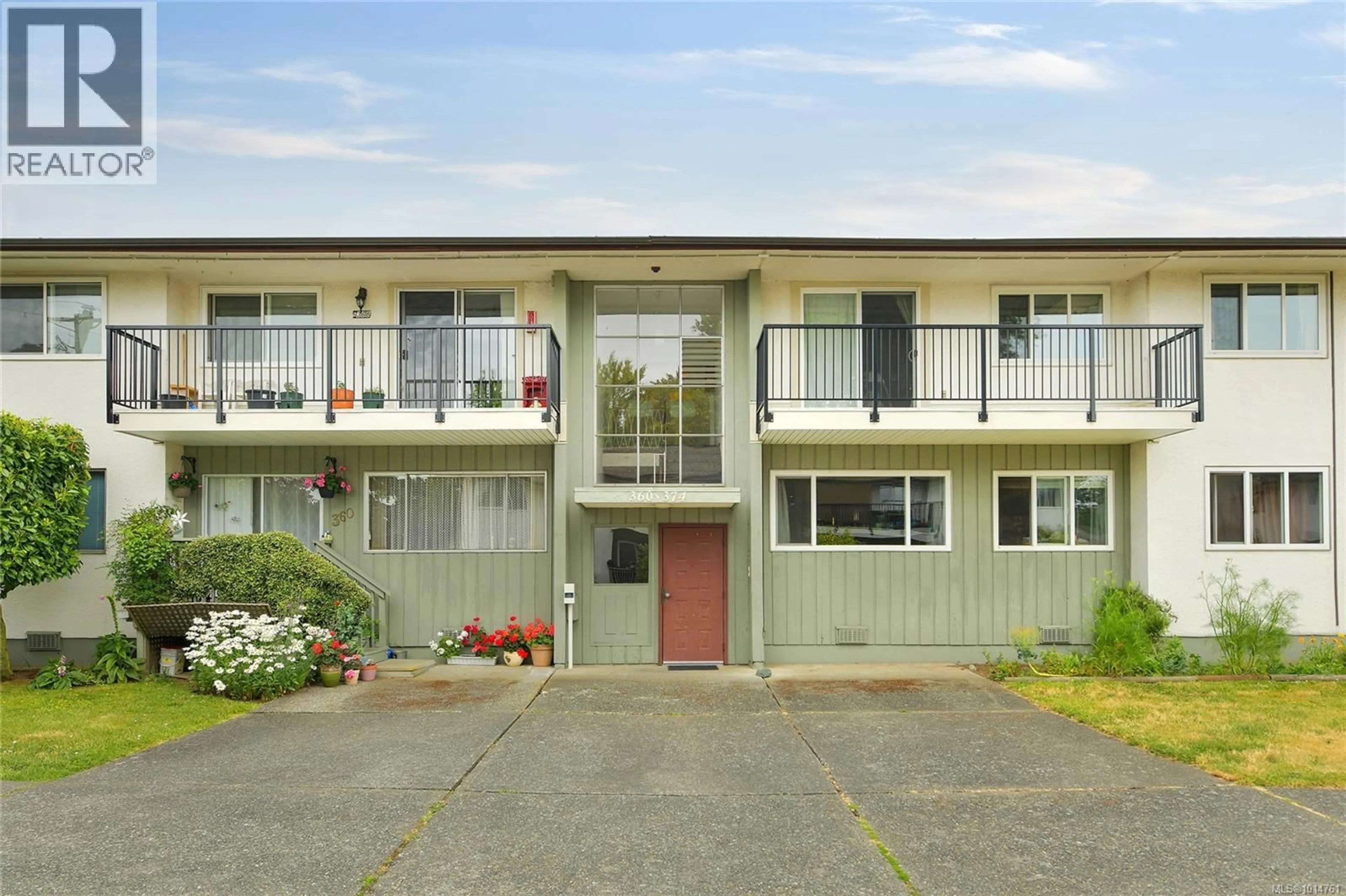 Unknown for 364 BURNSIDE ROAD WEST, Saanich British Columbia V8Z1M1
