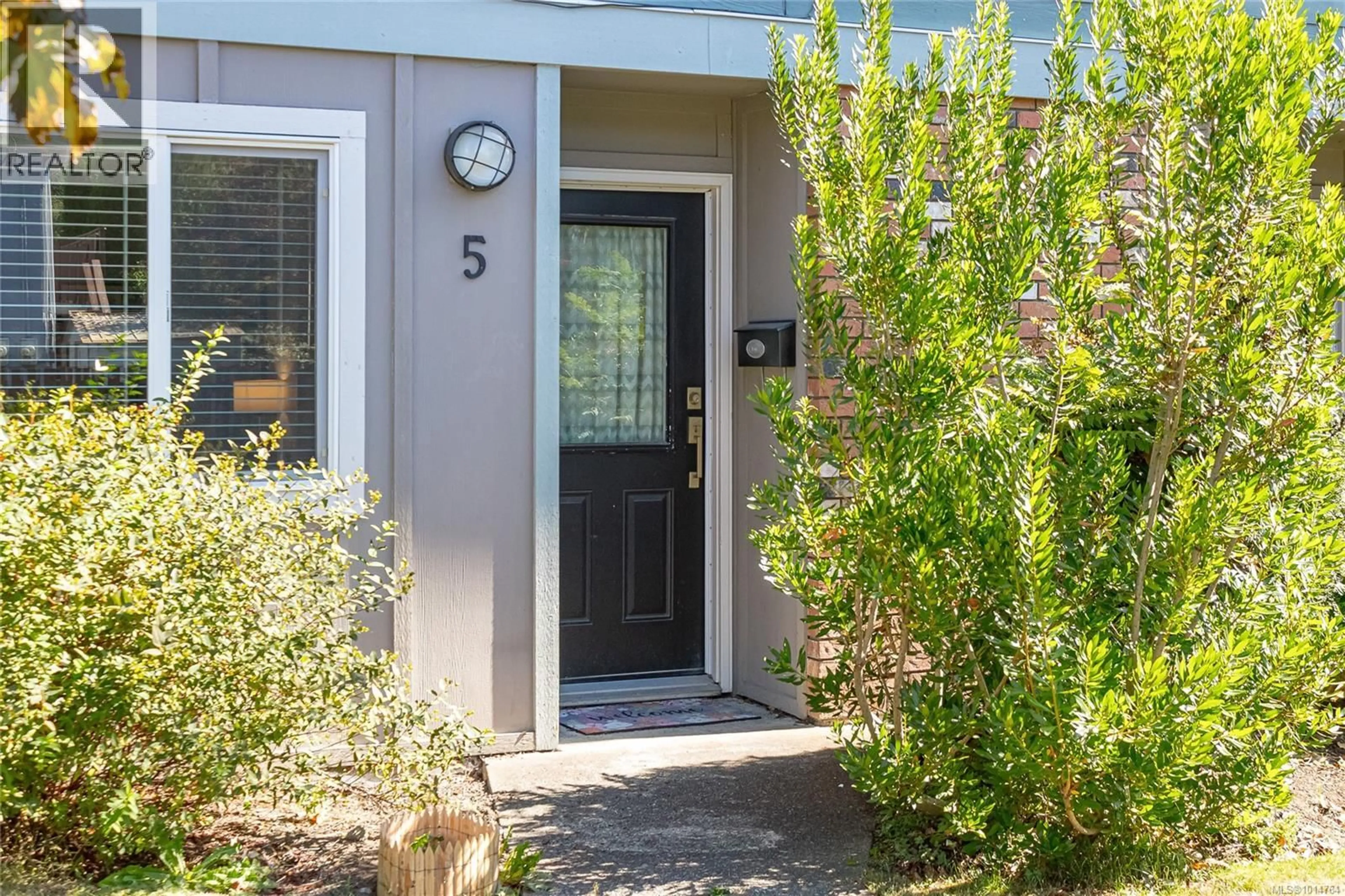 Indoor entryway for 5 - 660 JUBILEE STREET, Duncan British Columbia V9L1X6