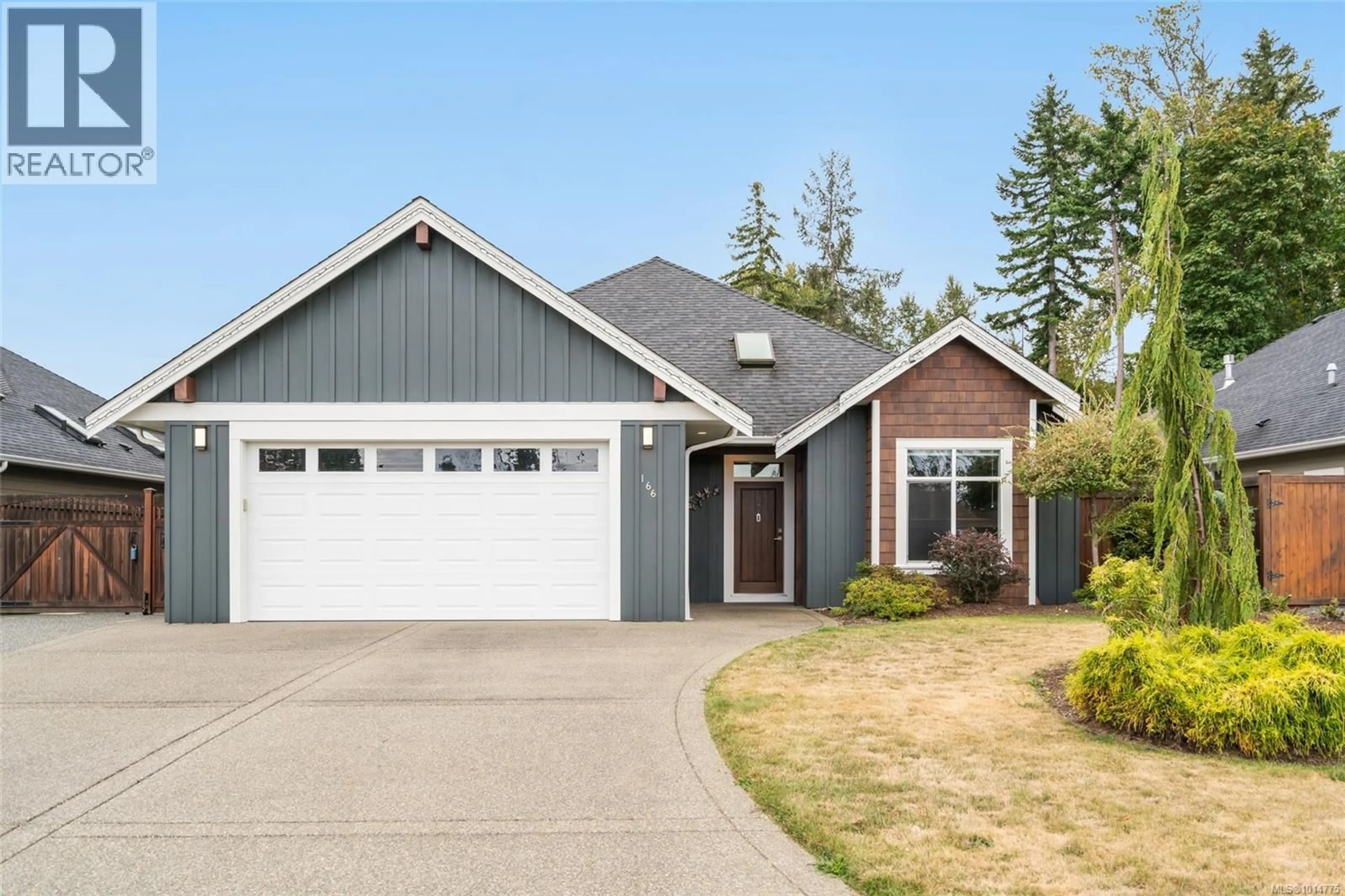 Home with vinyl exterior material, street for 166 SKYLARK AVENUE, Parksville British Columbia V9P1M3