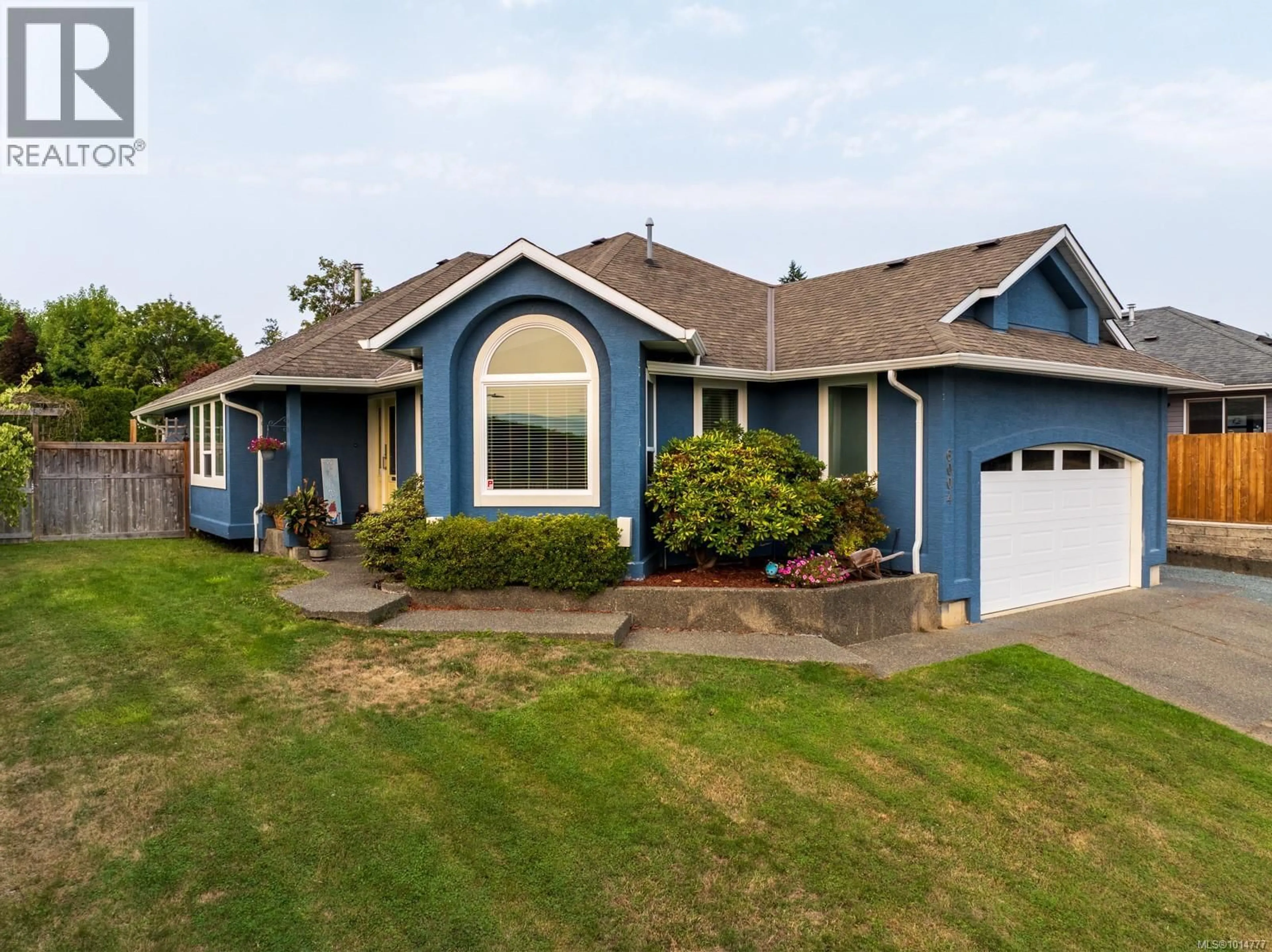Home with vinyl exterior material, street for 6004 TRILLIUM WAY, Duncan British Columbia V9L5C8