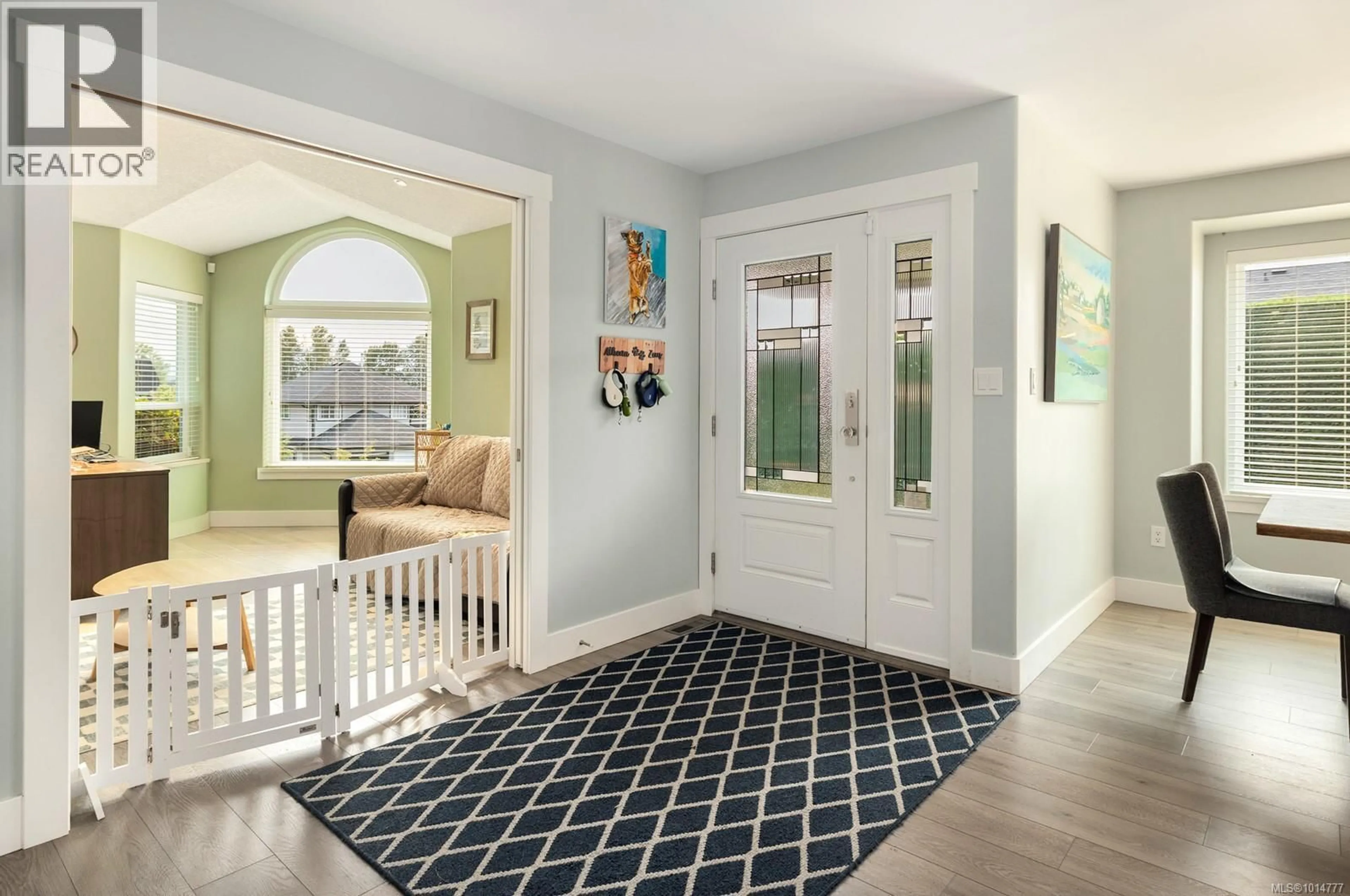 Indoor entryway for 6004 TRILLIUM WAY, Duncan British Columbia V9L5C8