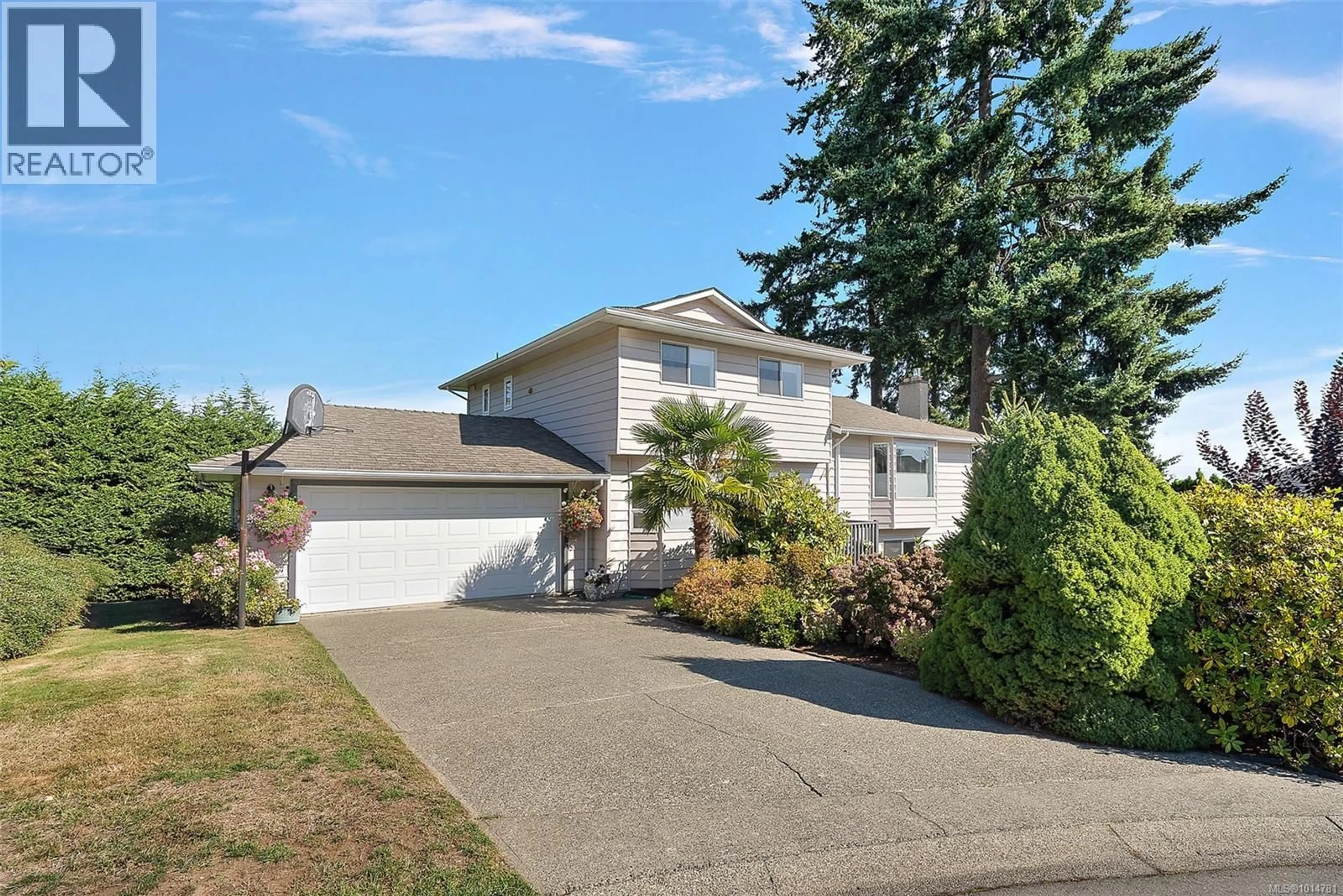 Home with vinyl exterior material, street for 2518 MONTE VISTA PLACE, Central Saanich British Columbia V8Z6Y3