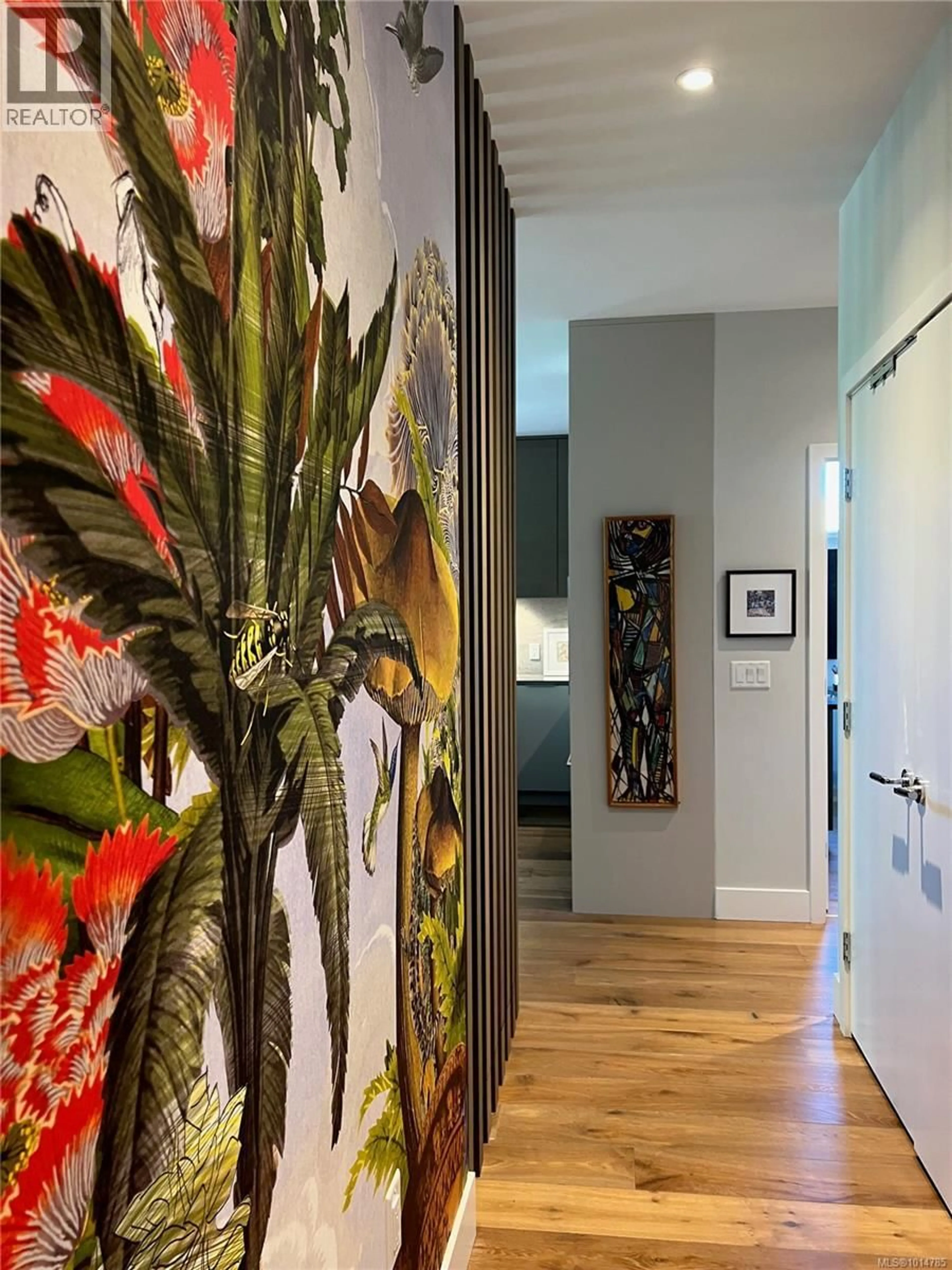 Indoor entryway for 206 - 986 HEYWOOD AVENUE, Victoria British Columbia V8V2Y6