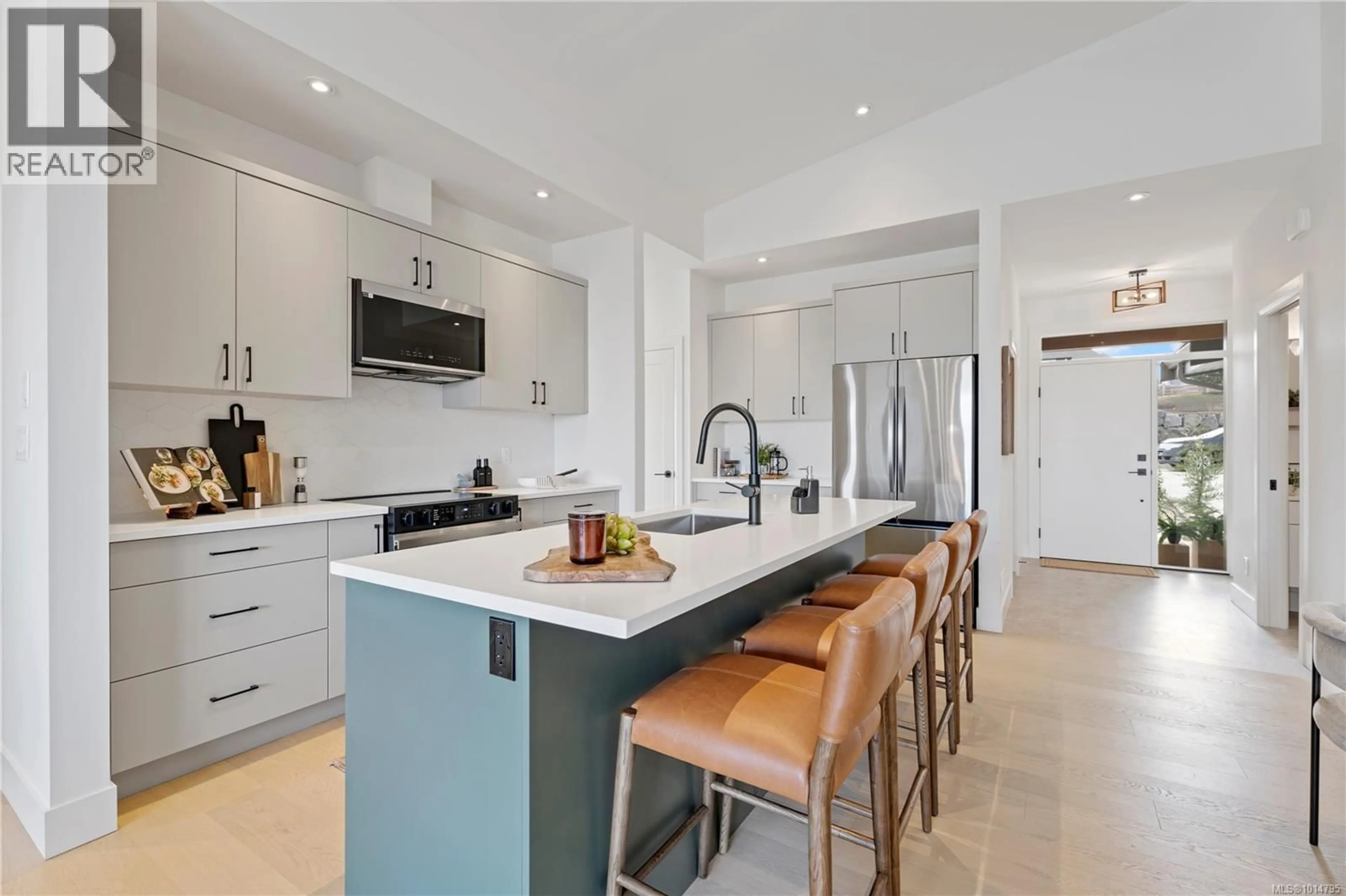 Open concept kitchen, ceramic/tile floor for 113 - 3116 WOODRUSH DRIVE, Duncan British Columbia V9L0G1