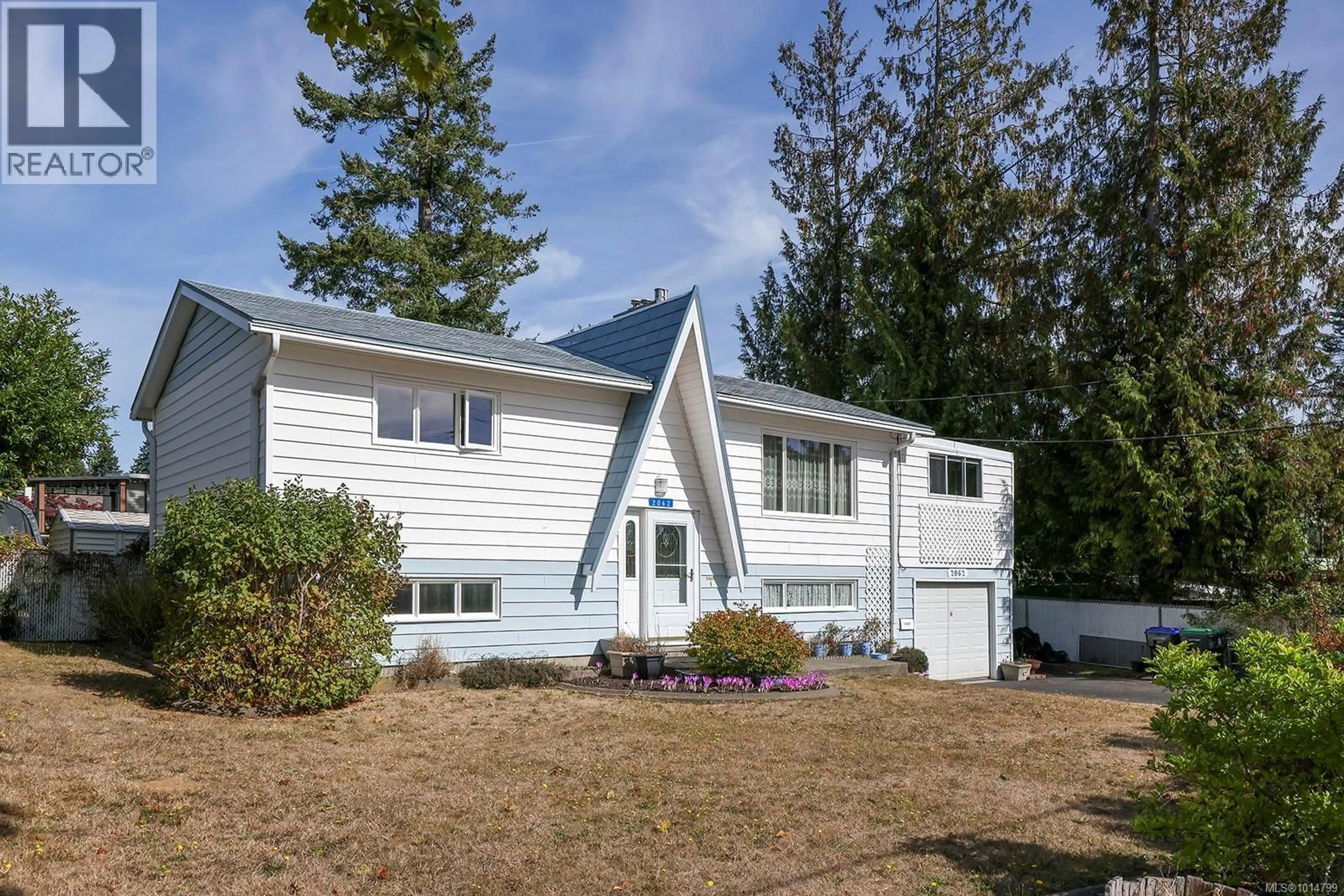 Home with vinyl exterior material, unknown for 2062 COOKE AVENUE, Comox British Columbia V9M1Y6