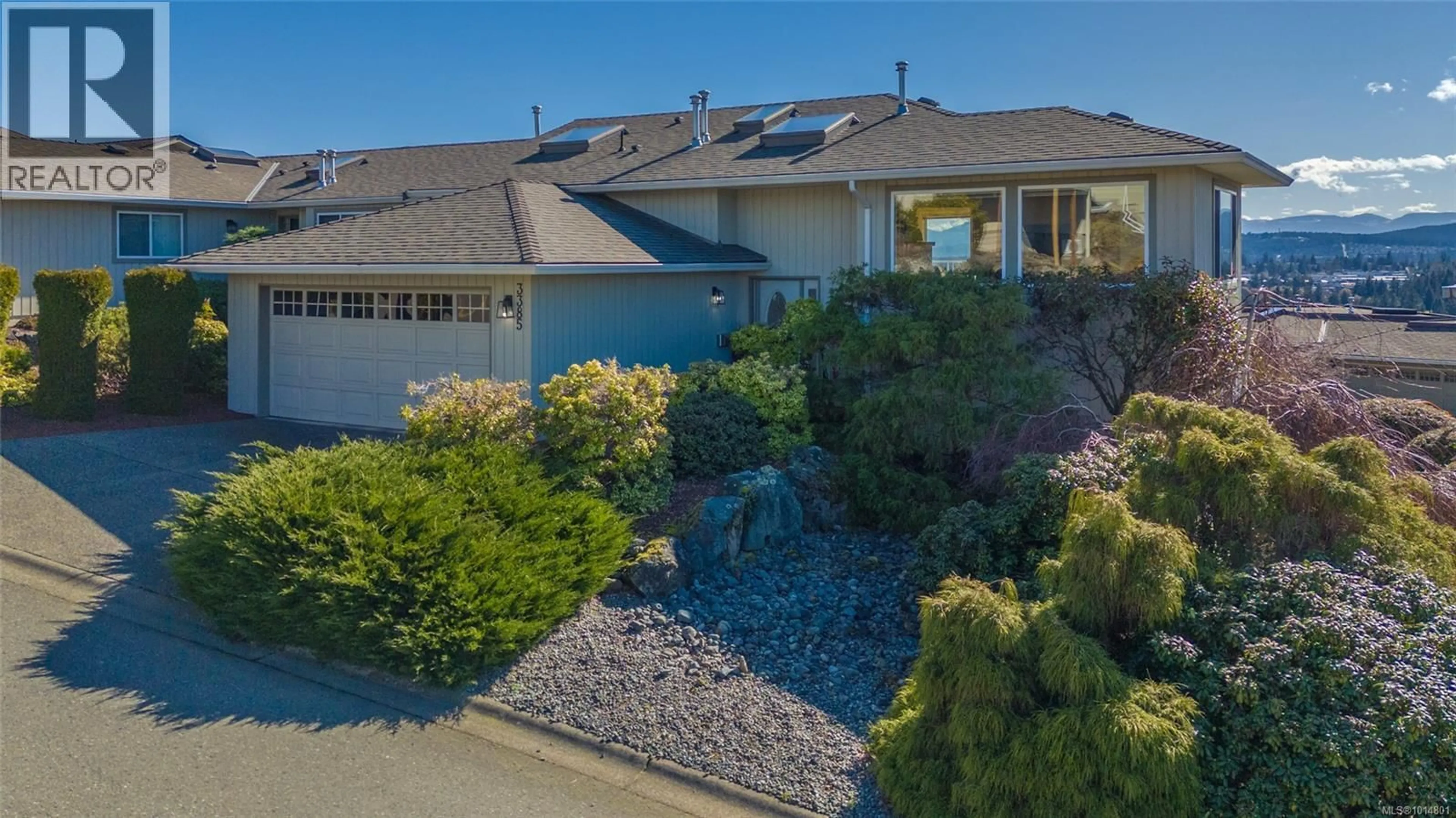 A pic from outside/outdoor area/front of a property/back of a property/a pic from drone, street for 3385 EDGEWOOD DRIVE, Nanaimo British Columbia V9T5V2