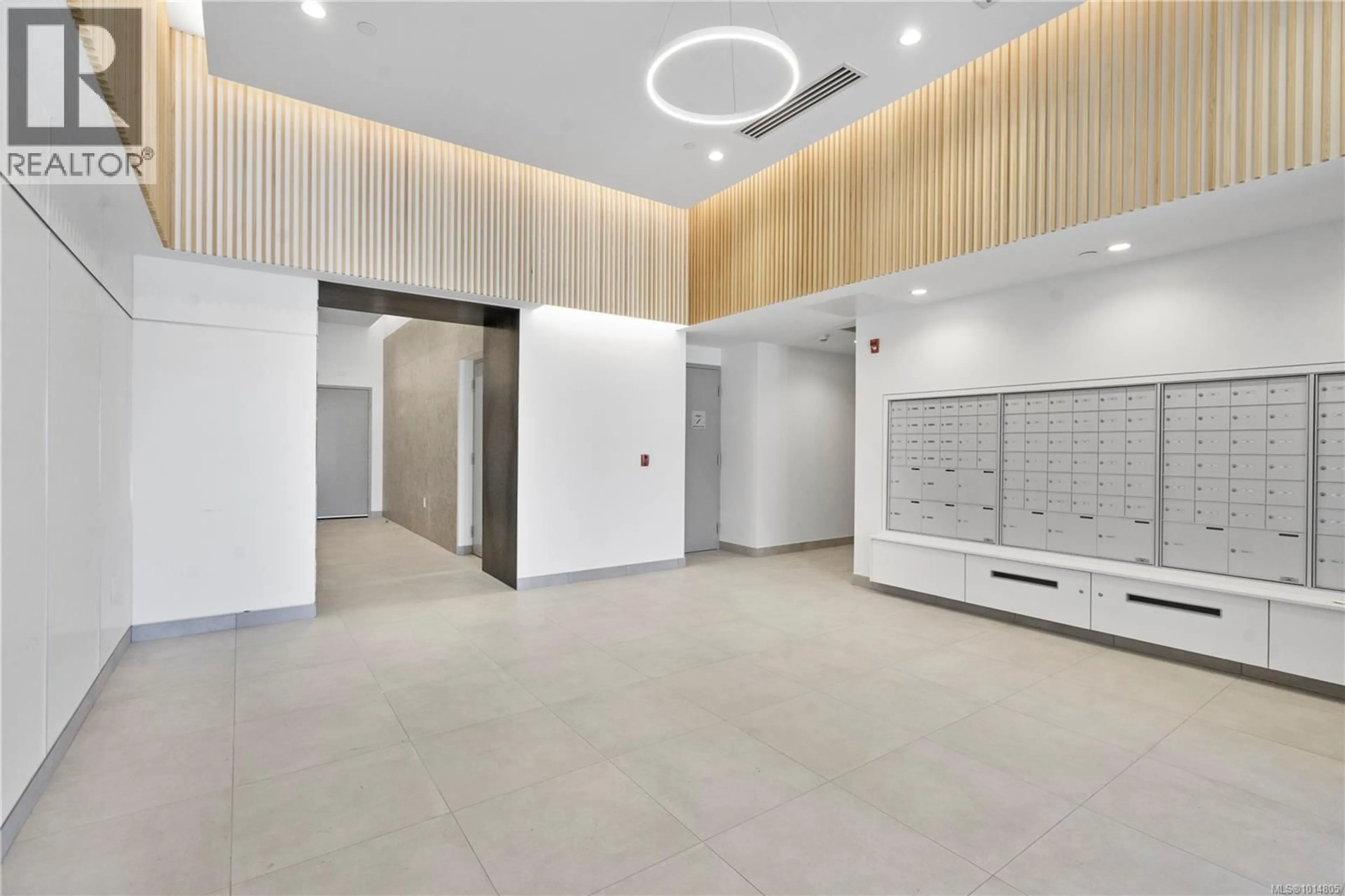 Indoor foyer for 801 - 1100 YATES STREET, Victoria British Columbia V8V0H5