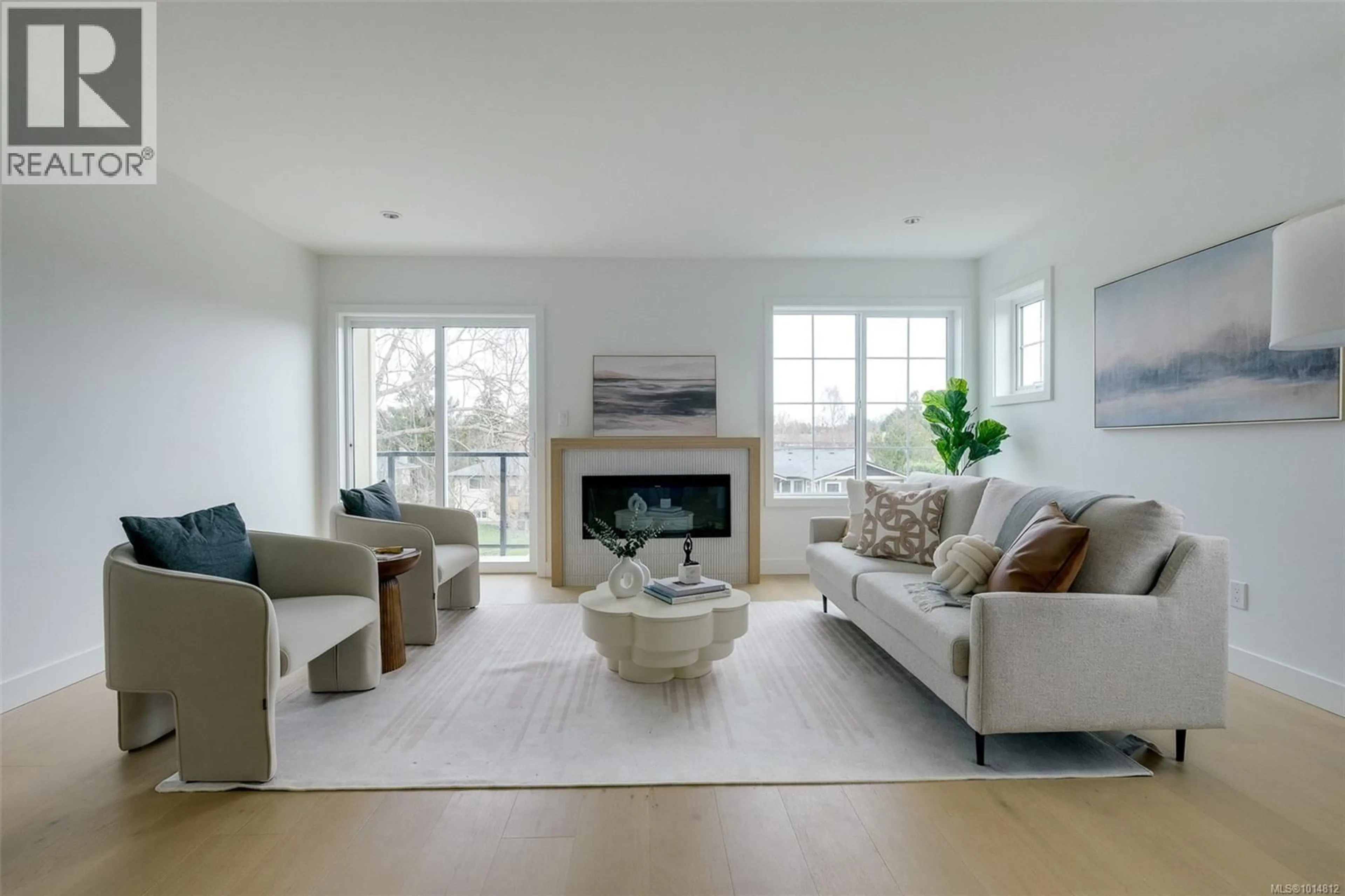 Living room with furniture, unknown for Unit 7 - 3907 CEDAR HILL ROAD, Saanich British Columbia V8P3Z8