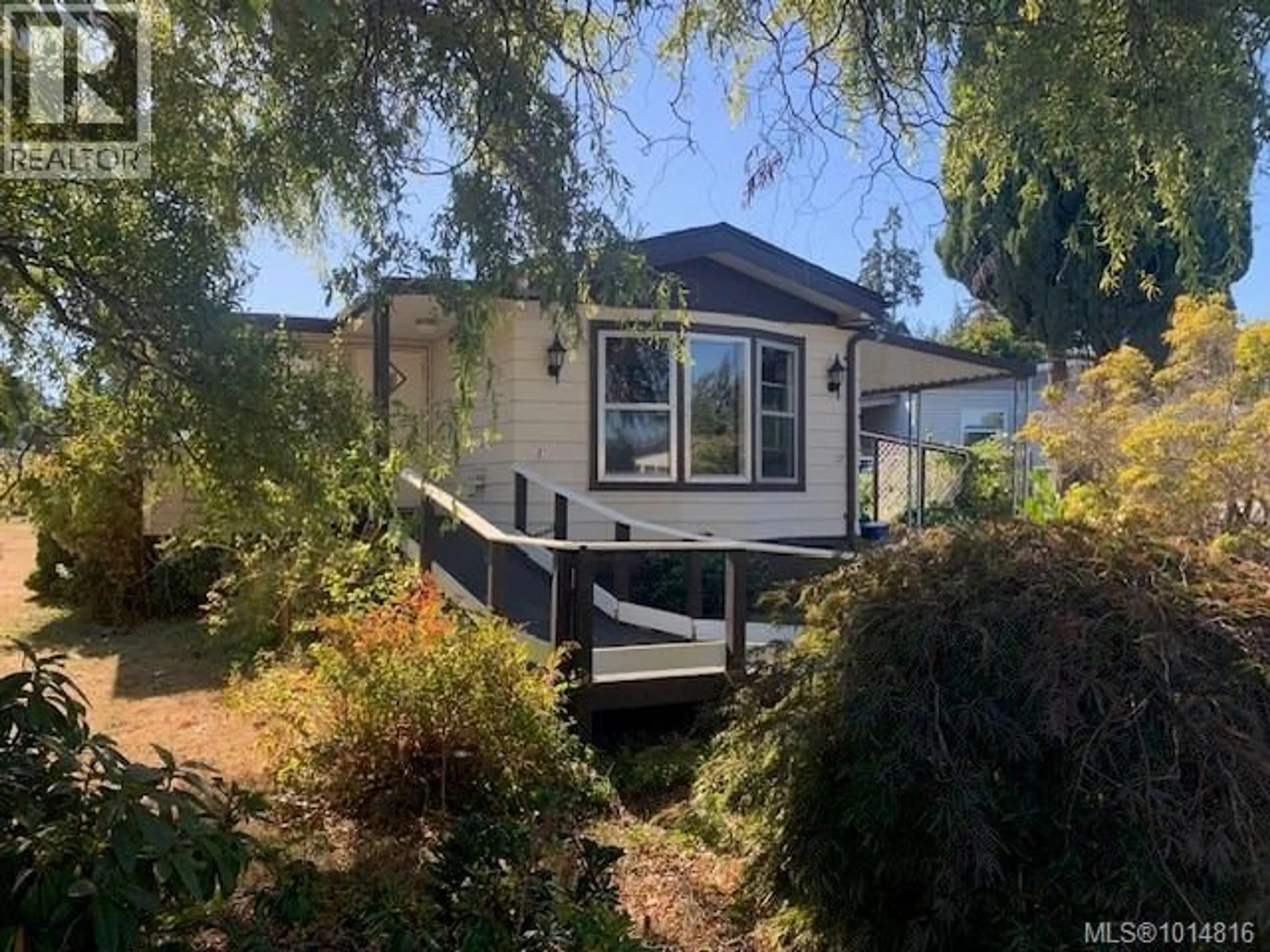A pic from outside/outdoor area/front of a property/back of a property/a pic from drone, street for 32 - 1572 SEABIRD ROAD, Cassidy British Columbia V0R1H0