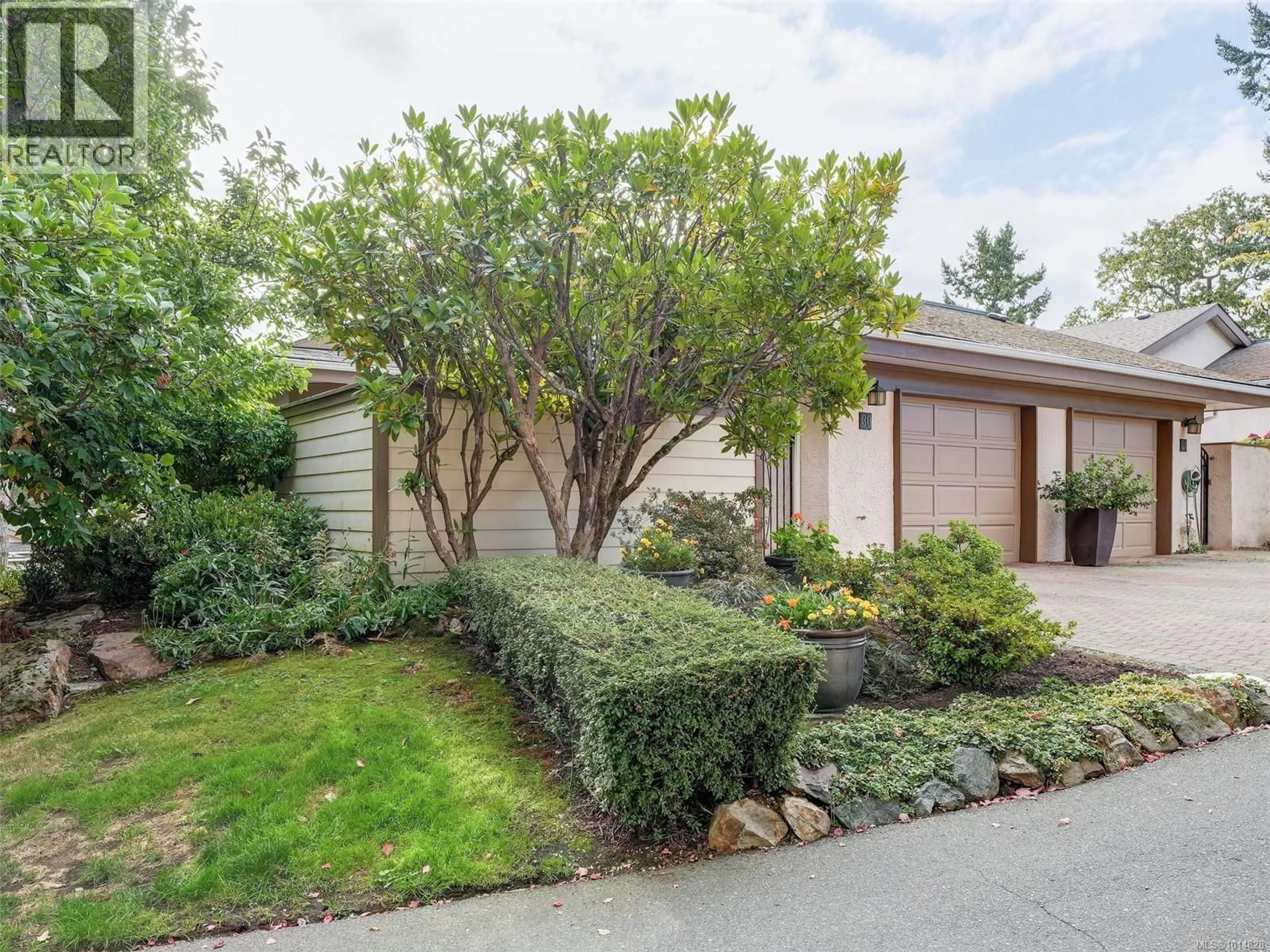 Home with brick exterior material, street for 30 - 901 KENTWOOD LANE, Saanich British Columbia V8Y2Y7
