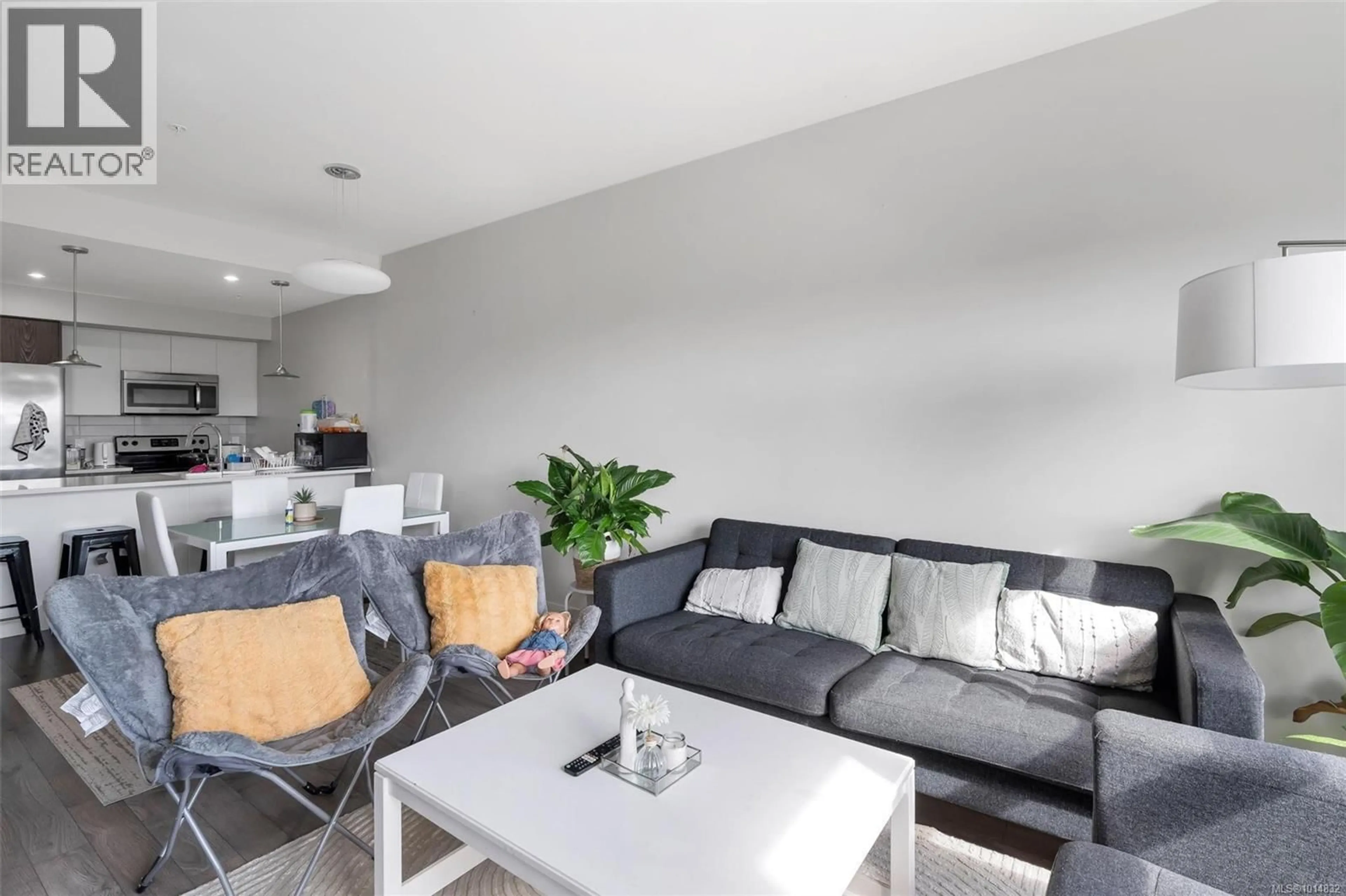 Living room with furniture, unknown for 310 - 1000 INVERNESS ROAD, Saanich British Columbia V8X2S1