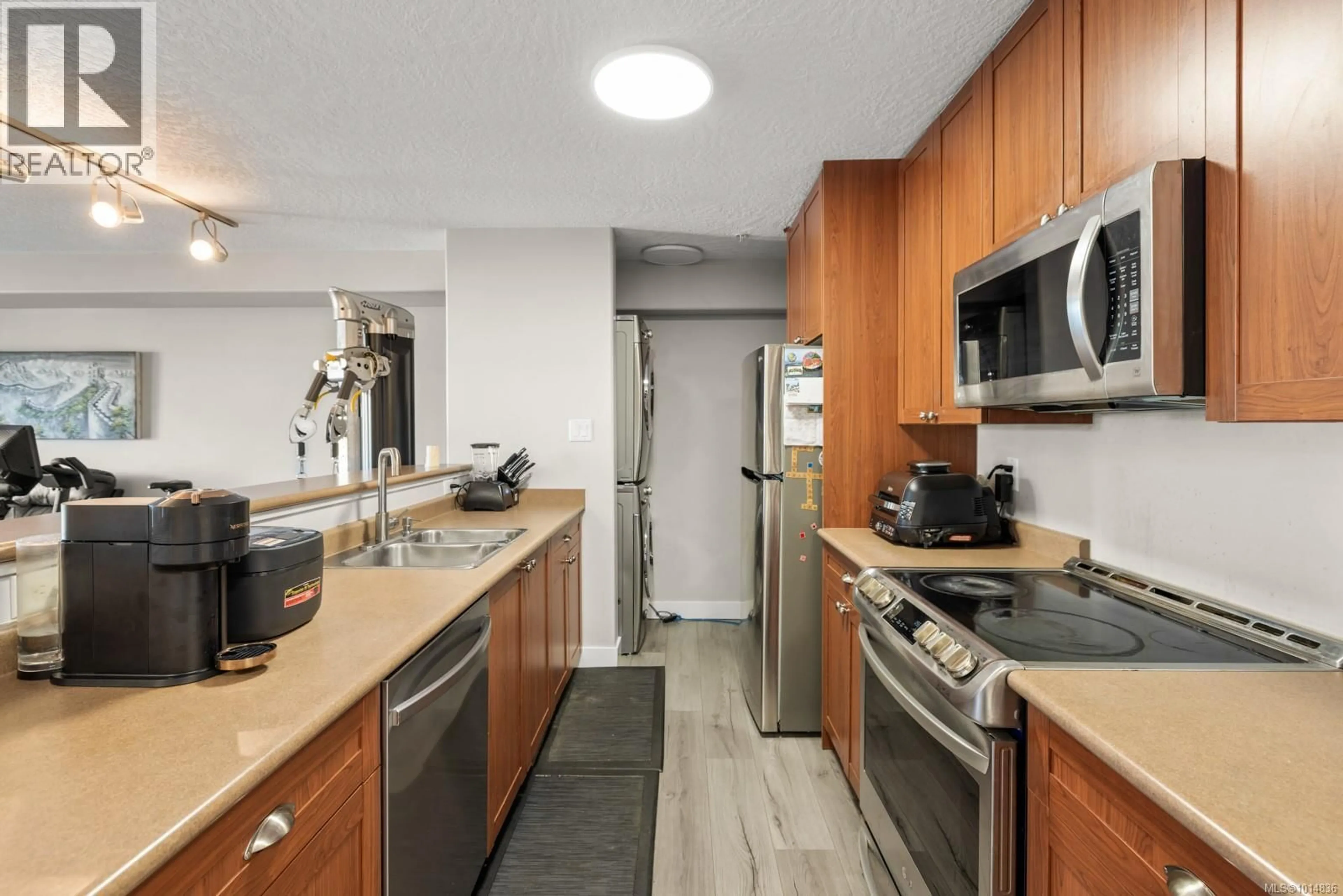 Standard kitchen, unknown for 213 - 2829 PEATT ROAD, Langford British Columbia V9B3V5
