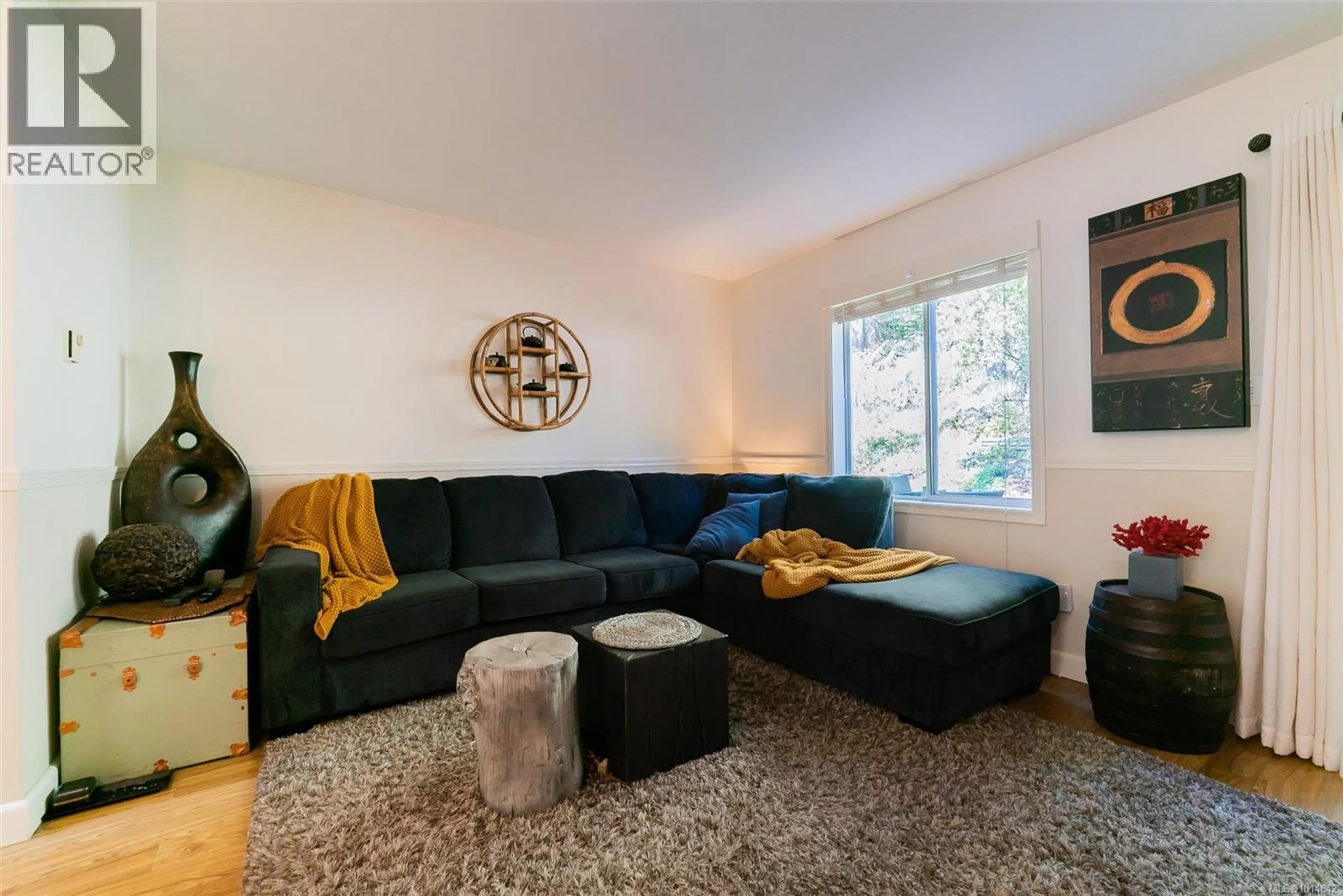 Living room with furniture, unknown for 2 - 3470 HILLSIDE AVENUE, Nanaimo British Columbia V9T2Y8