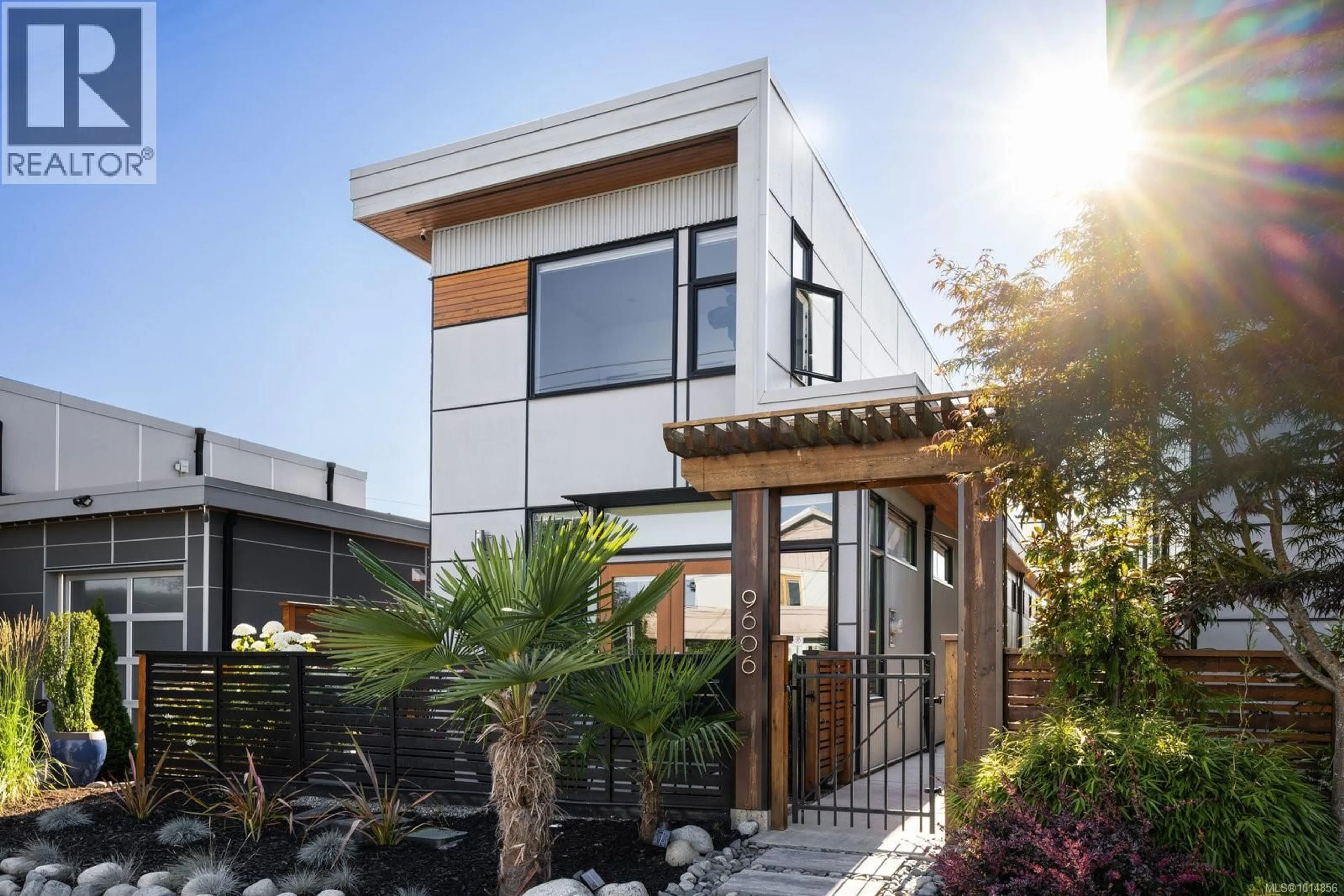 Home with vinyl exterior material, street for 9606 FOURTH STREET, Sidney British Columbia V8L2Y6