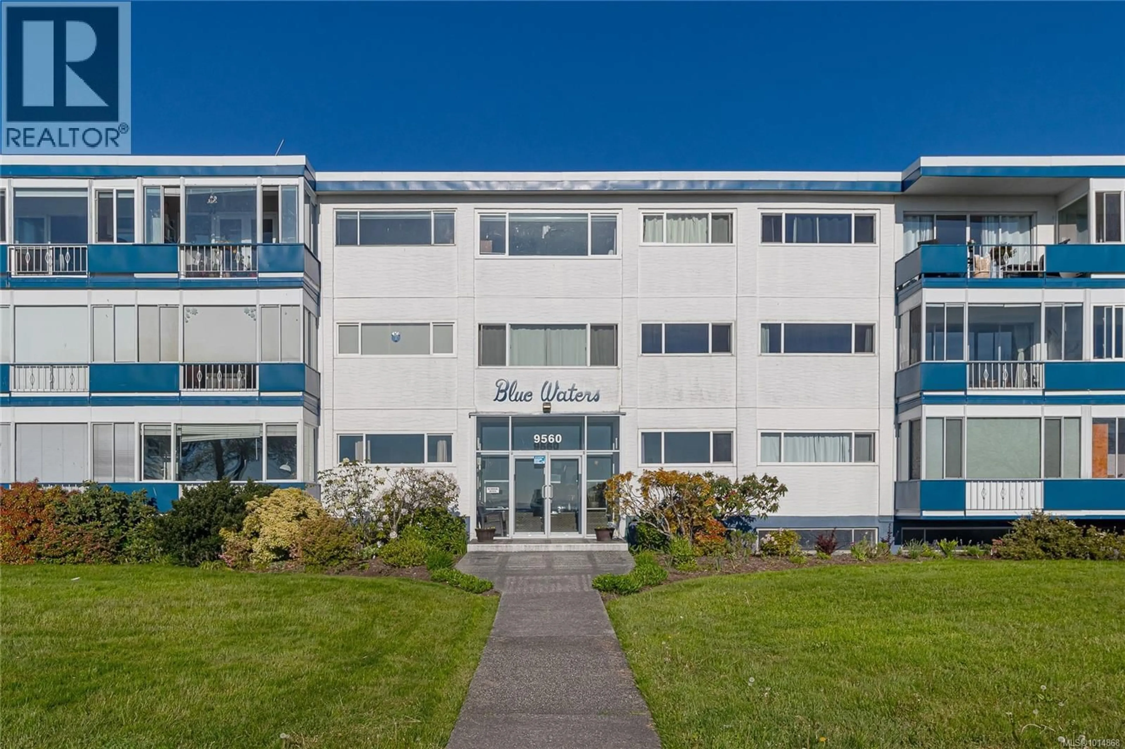 Indoor foyer for 211 - 9560 FIFTH STREET, Sidney British Columbia V8L2W5