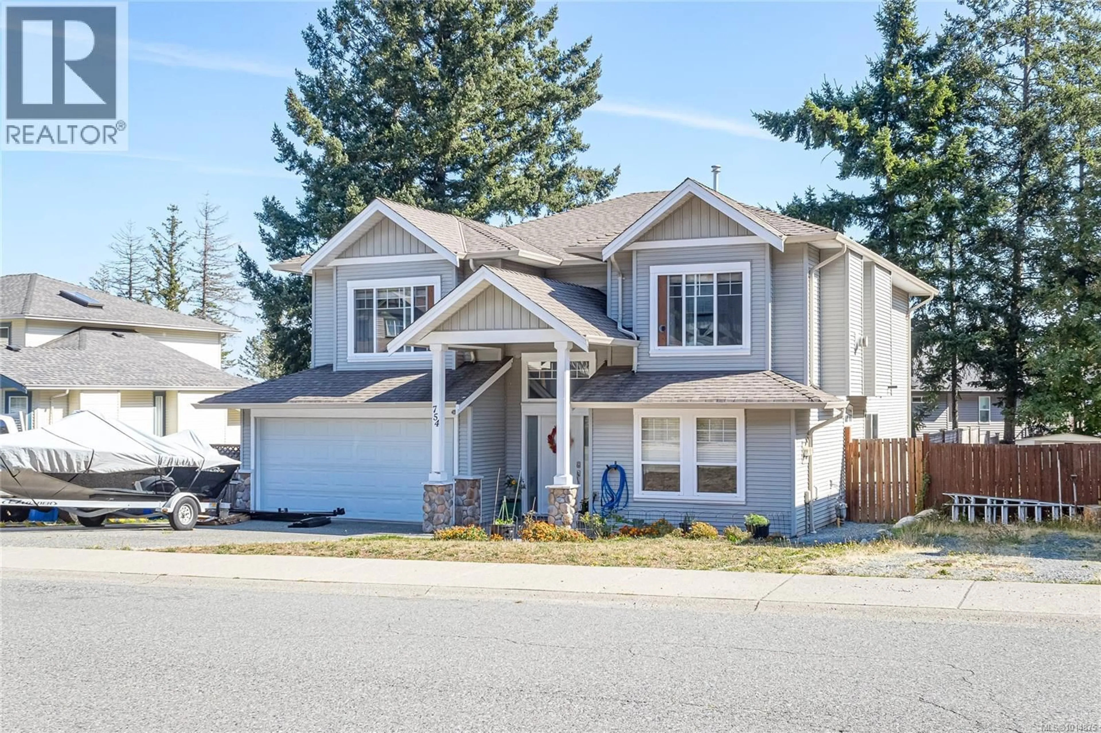 Home with vinyl exterior material, street for 754 SOUTHLAND WAY, Nanaimo British Columbia V9R6P4