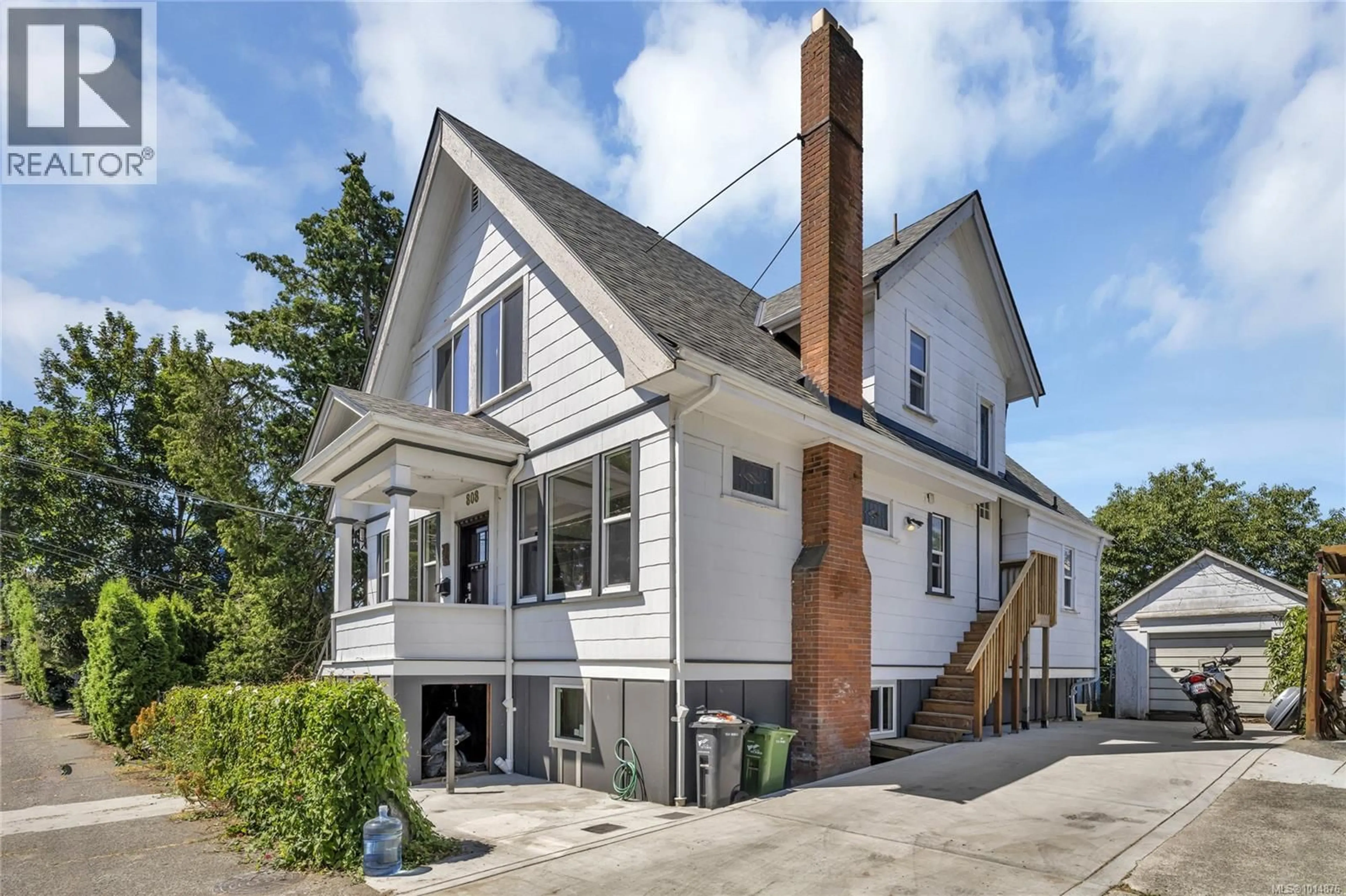 Unknown for 808 RUSSELL STREET, Victoria British Columbia V9A3X7