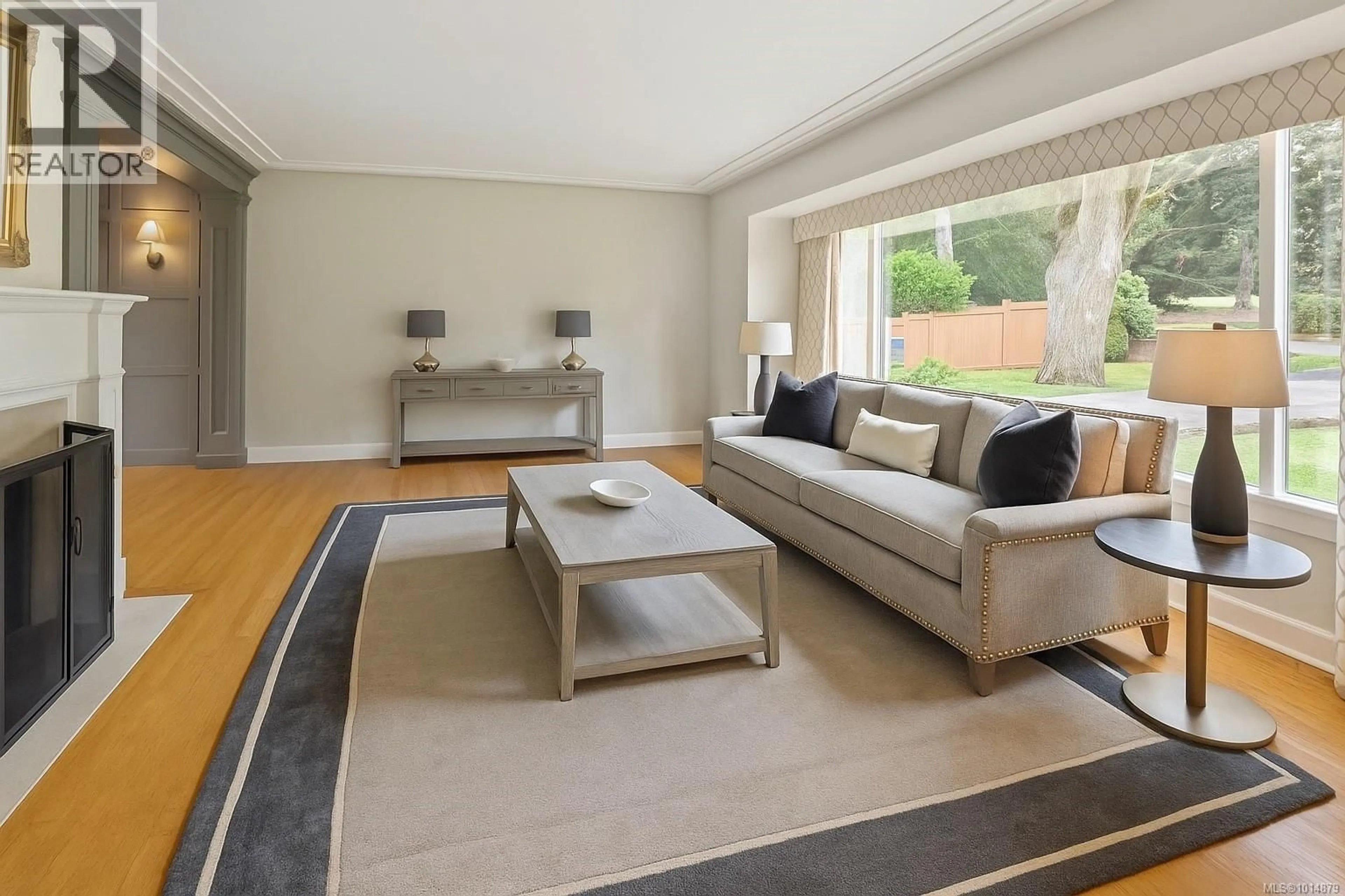 Living room with furniture, unknown for 3465 CADBORO BAY ROAD, Oak Bay British Columbia V8R5K7