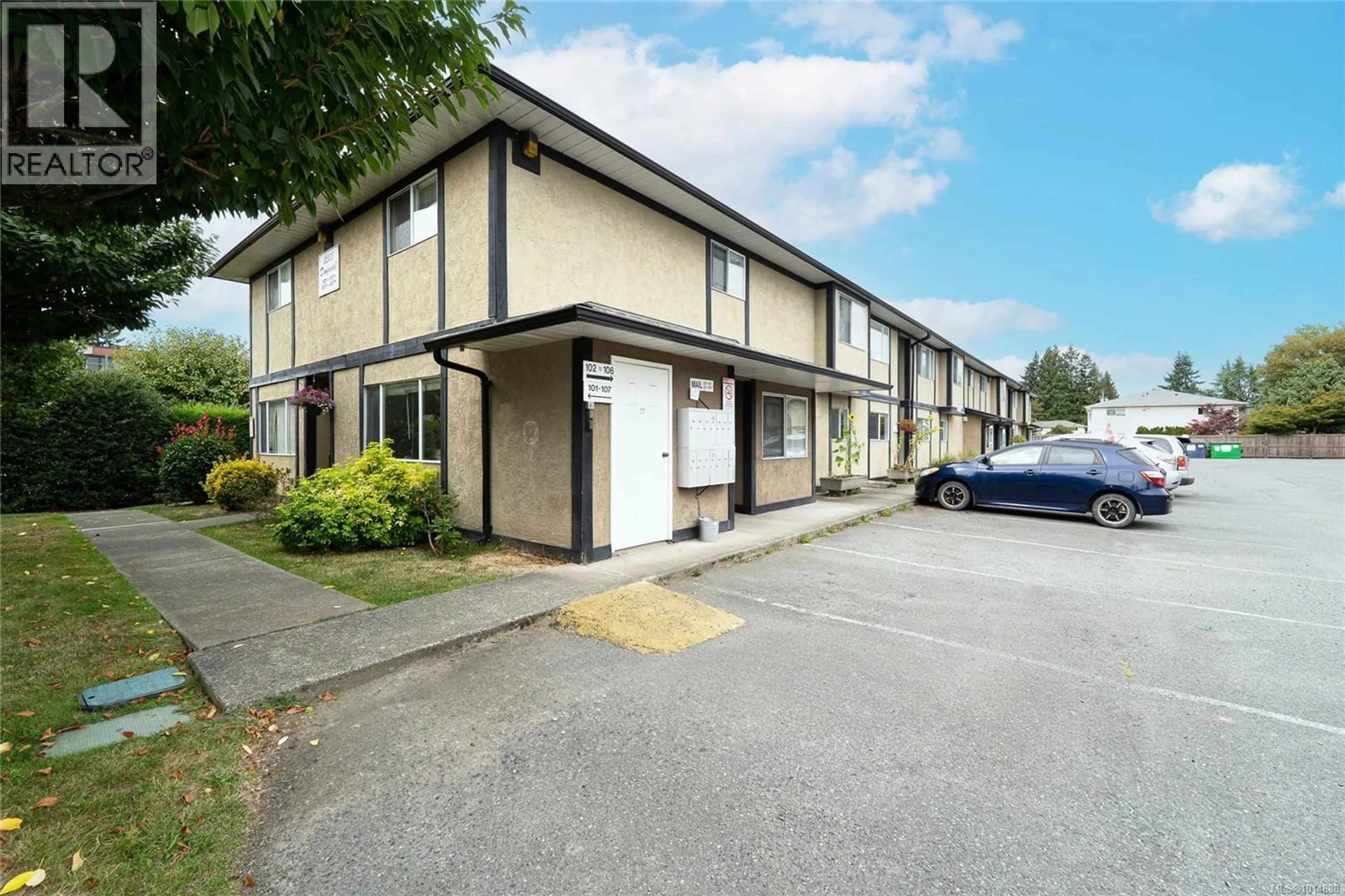 Patio, street for 102 - 2525 DINGWALL STREET, Duncan British Columbia V9L2Y8