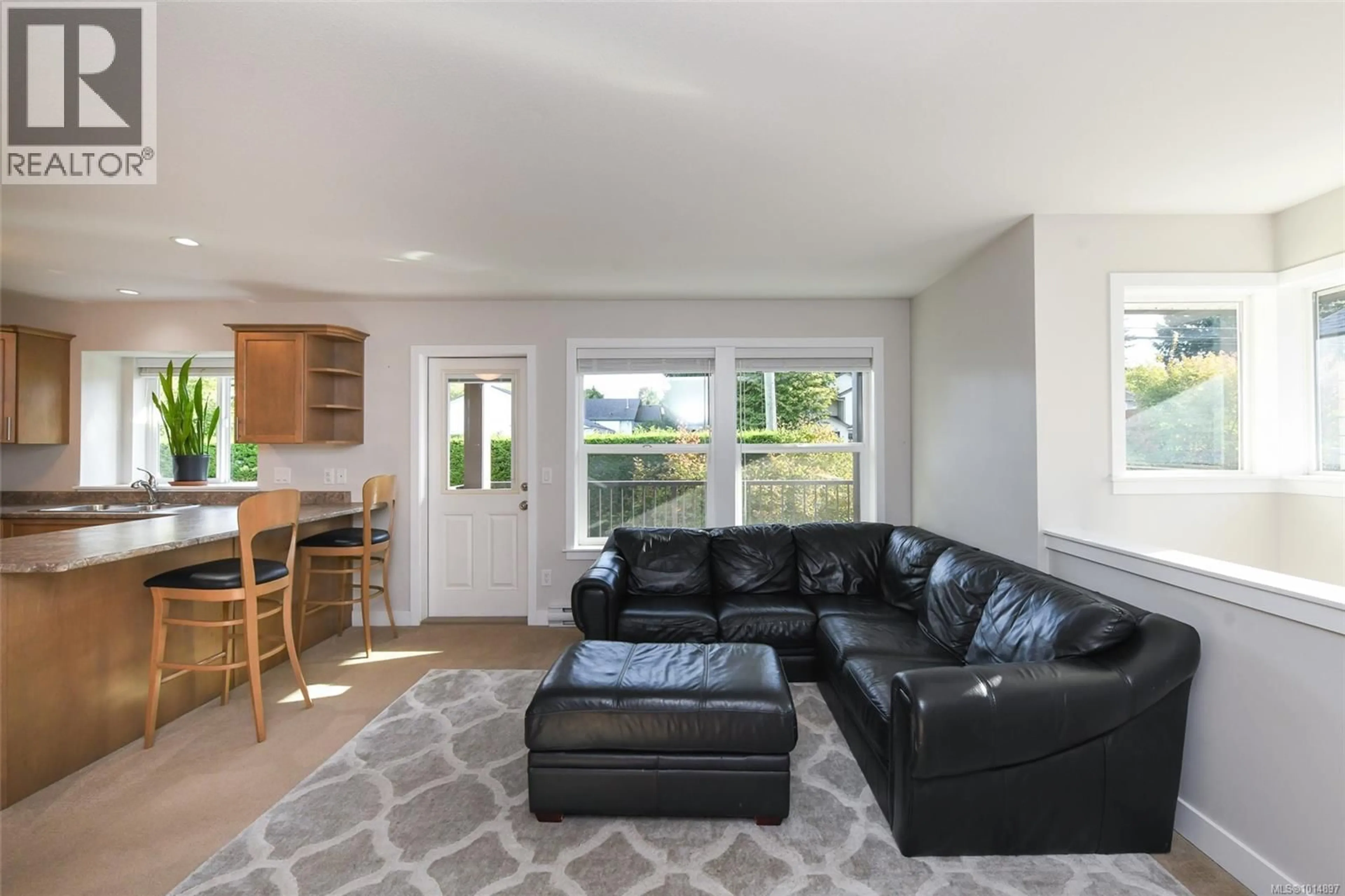 Living room with furniture, unknown for 230 - 4699 MUIR ROAD, Courtenay British Columbia V9N6A4