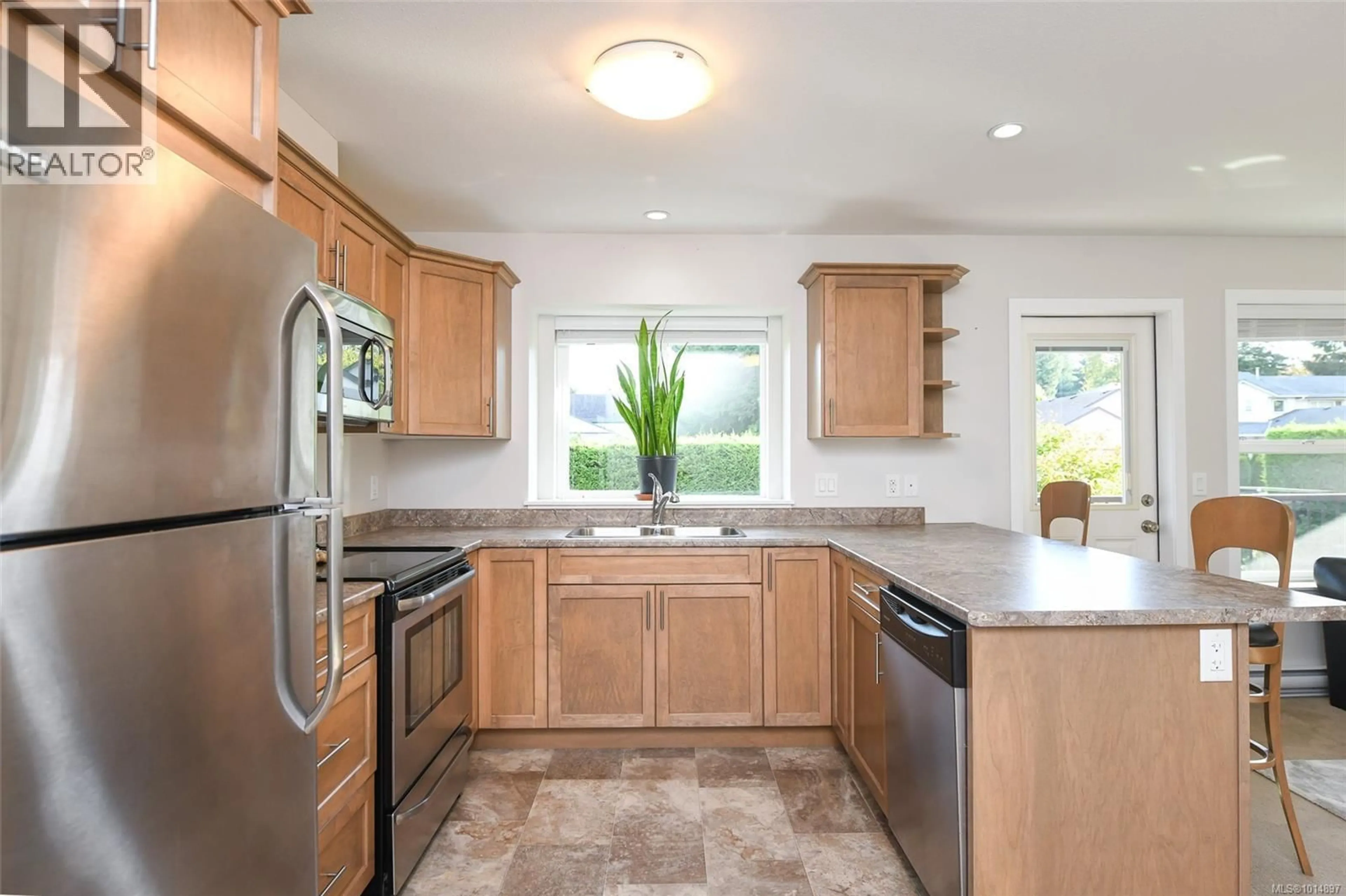 Standard kitchen, ceramic/tile floor for 230 - 4699 MUIR ROAD, Courtenay British Columbia V9N6A4