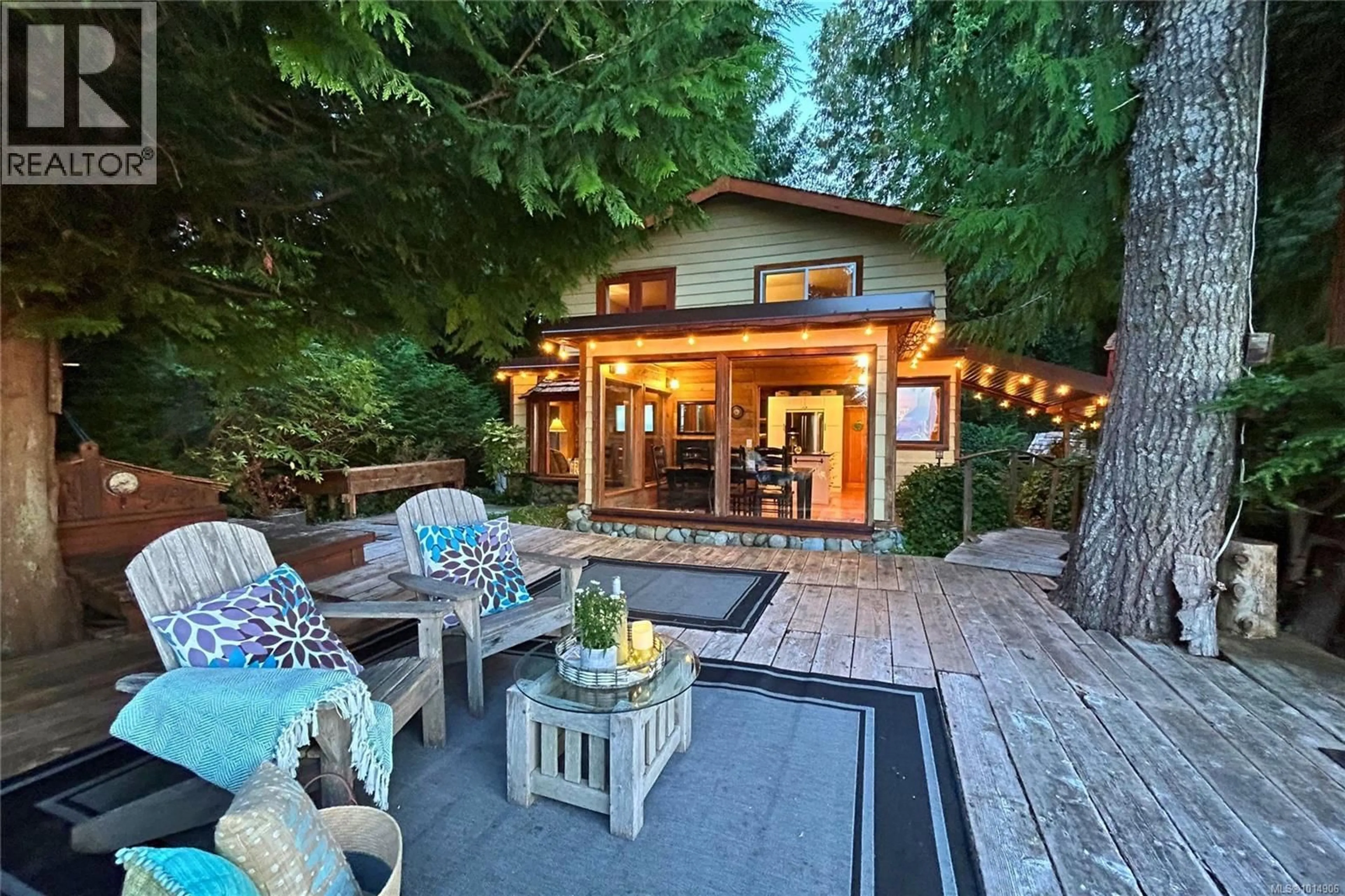 Patio, street for 235 SPEARFISH ROAD, Qualicum Beach British Columbia V9K2A6