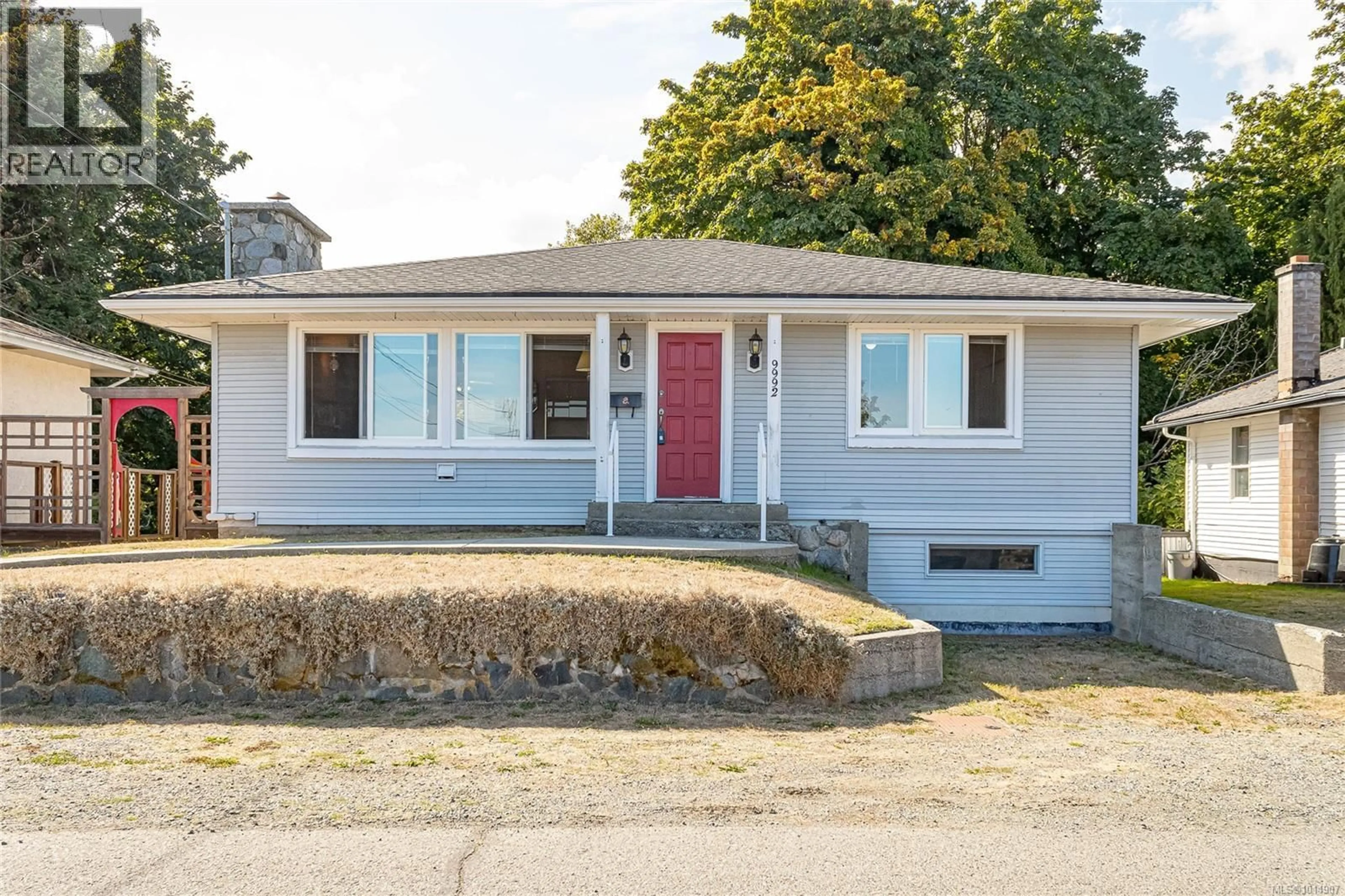 Home with vinyl exterior material, street for 9992 BEACH DRIVE, Chemainus British Columbia V0R1K1