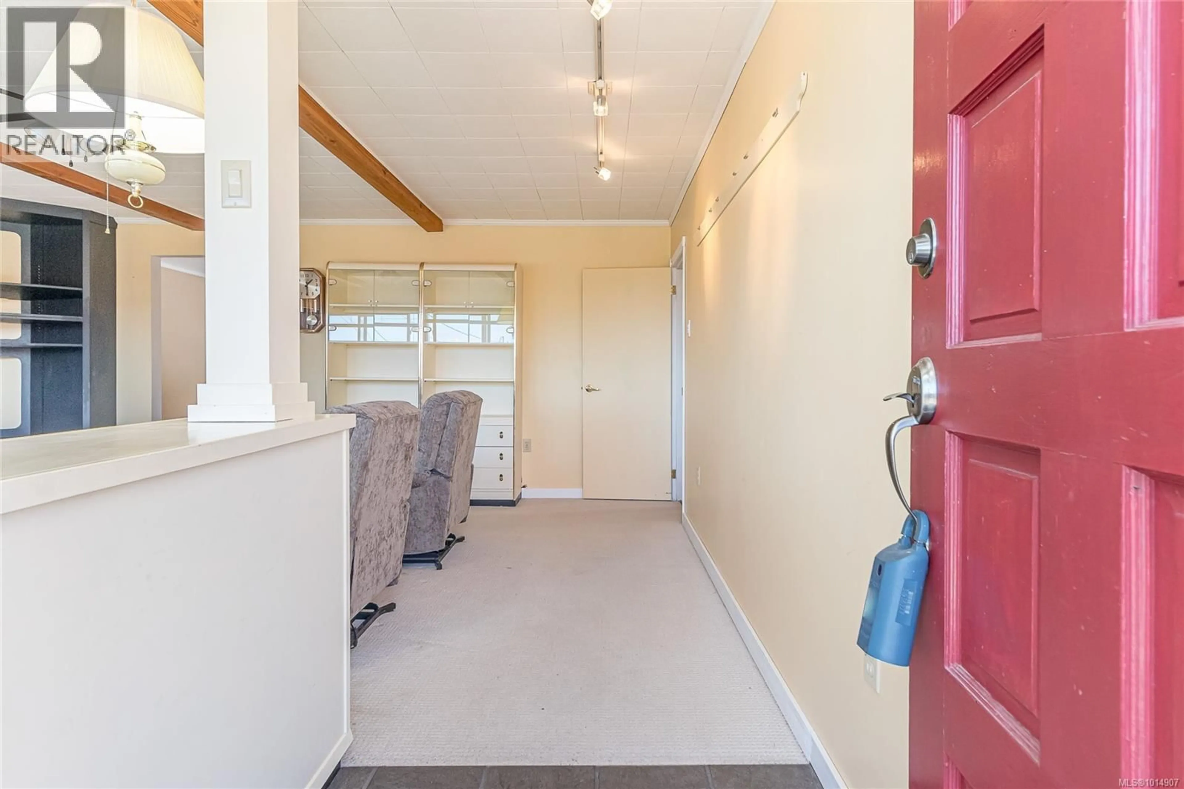 Indoor entryway for 9992 BEACH DRIVE, Chemainus British Columbia V0R1K1