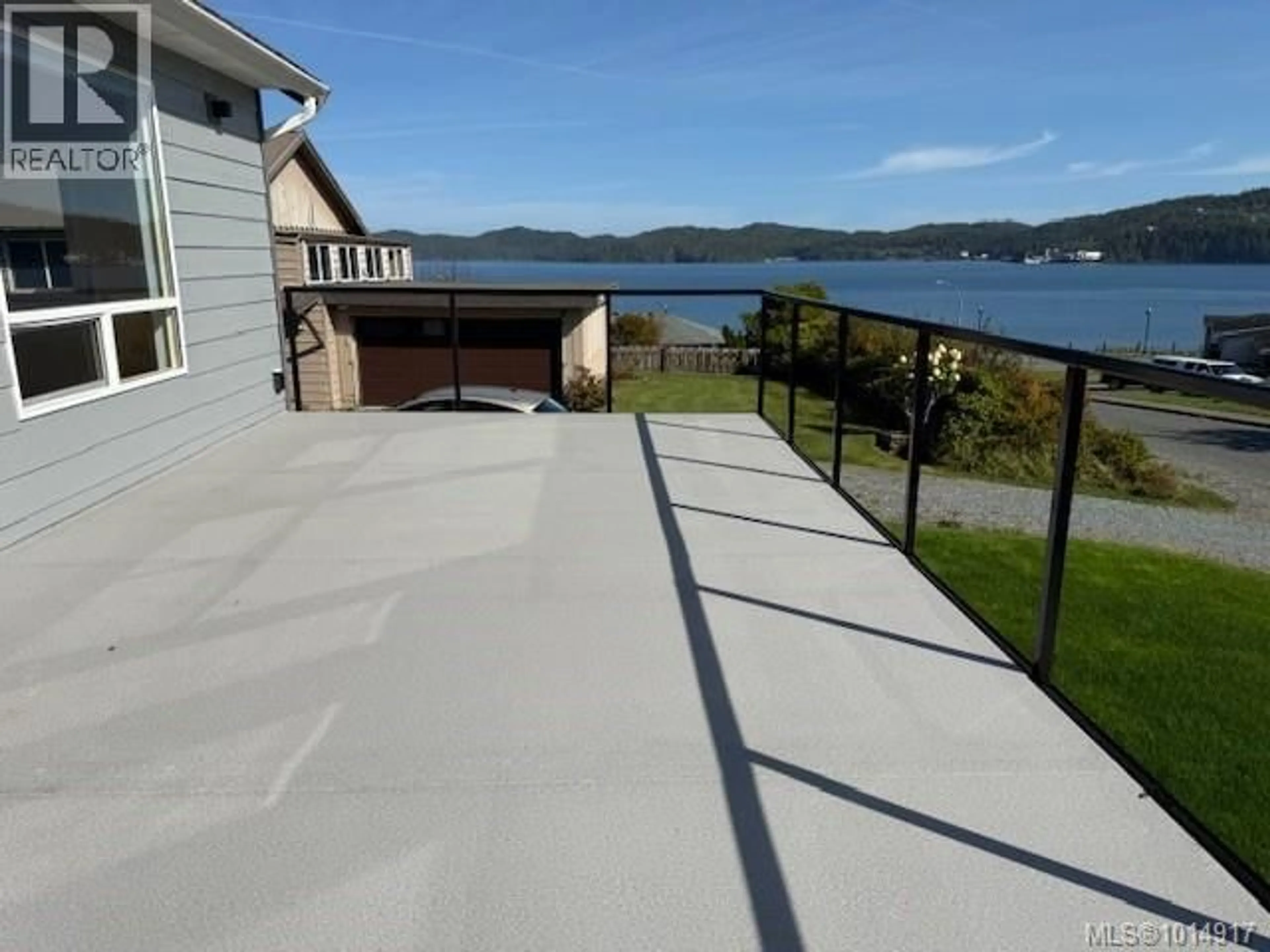 Patio, water/lake/river/ocean view for 8730 SEAVIEW DRIVE, Port Hardy British Columbia V0N2P0