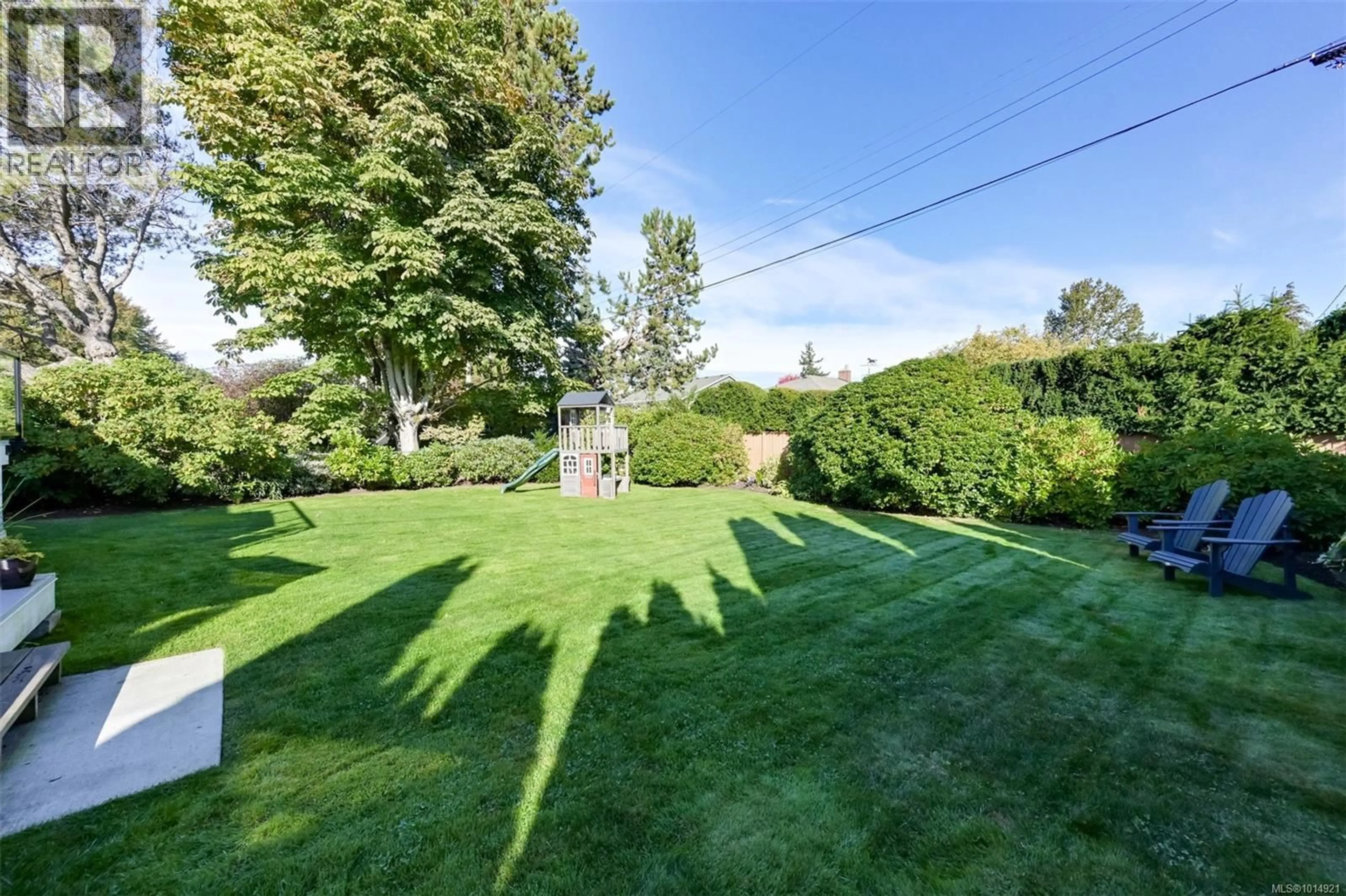 A pic from outside/outdoor area/front of a property/back of a property/a pic from drone, forest/trees view for 2240 WOODHOUSE ROAD, Oak Bay British Columbia V8R2M7