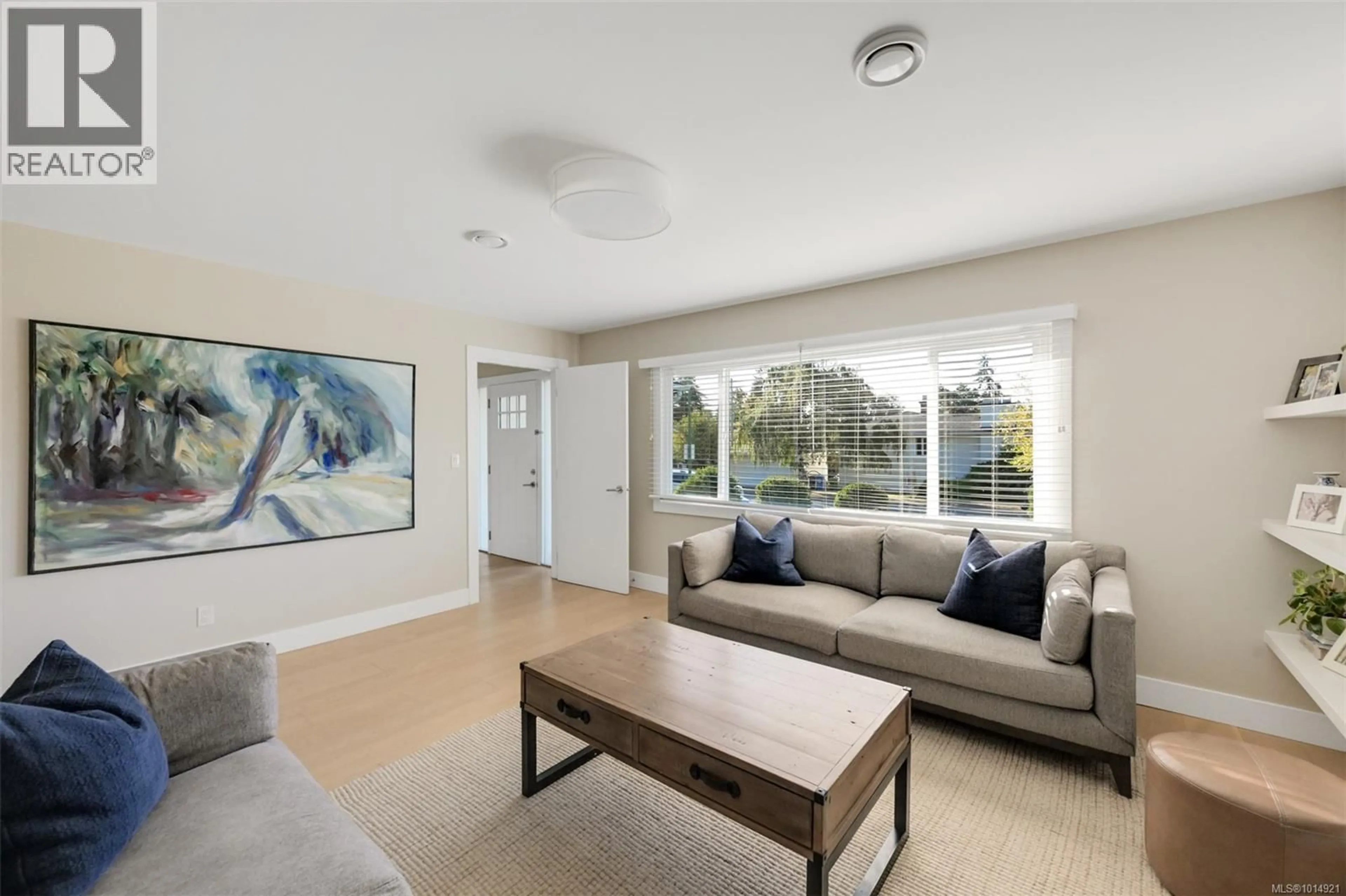Living room with furniture, unknown for 2240 WOODHOUSE ROAD, Oak Bay British Columbia V8R2M7