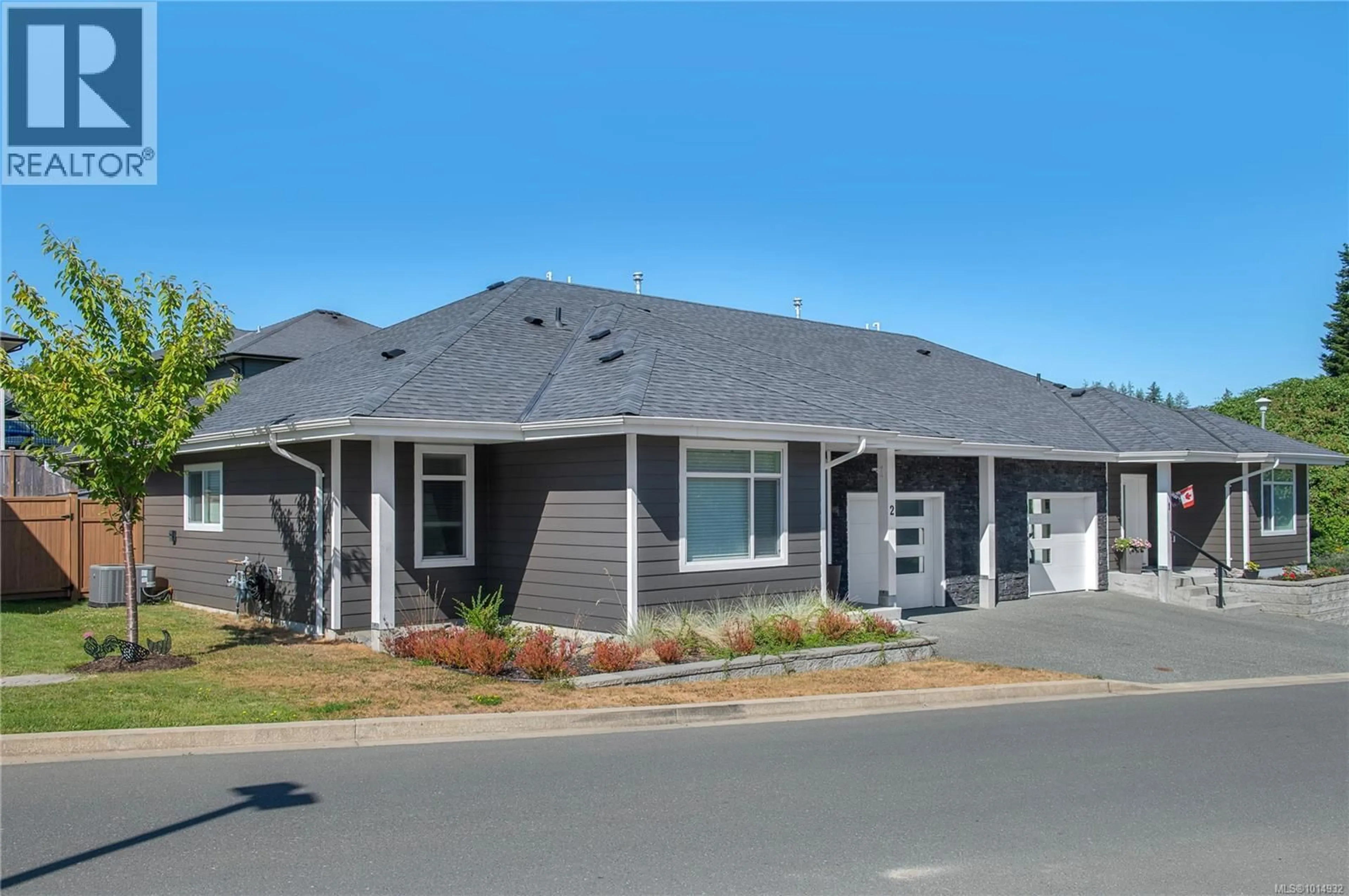 Home with vinyl exterior material, street for 2 - 1580 GLEN EAGLE DRIVE, Campbell River British Columbia V9W0B3