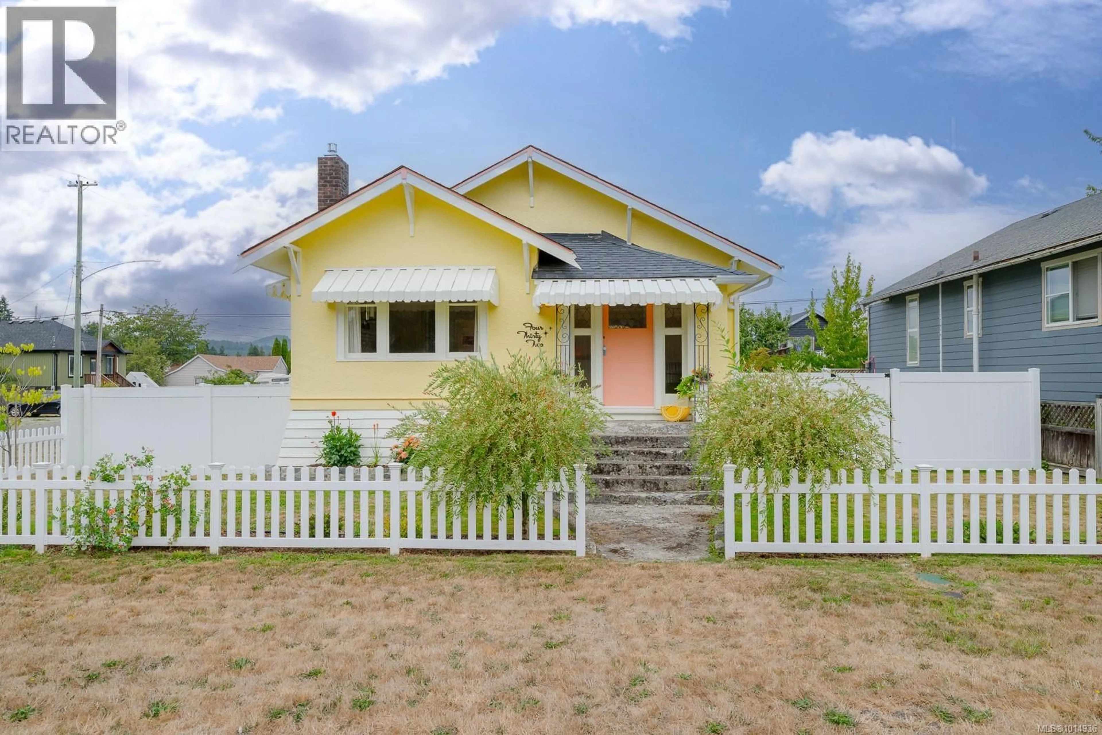 Home with vinyl exterior material, street for 432 BULLER STREET, Ladysmith British Columbia V9G1T4