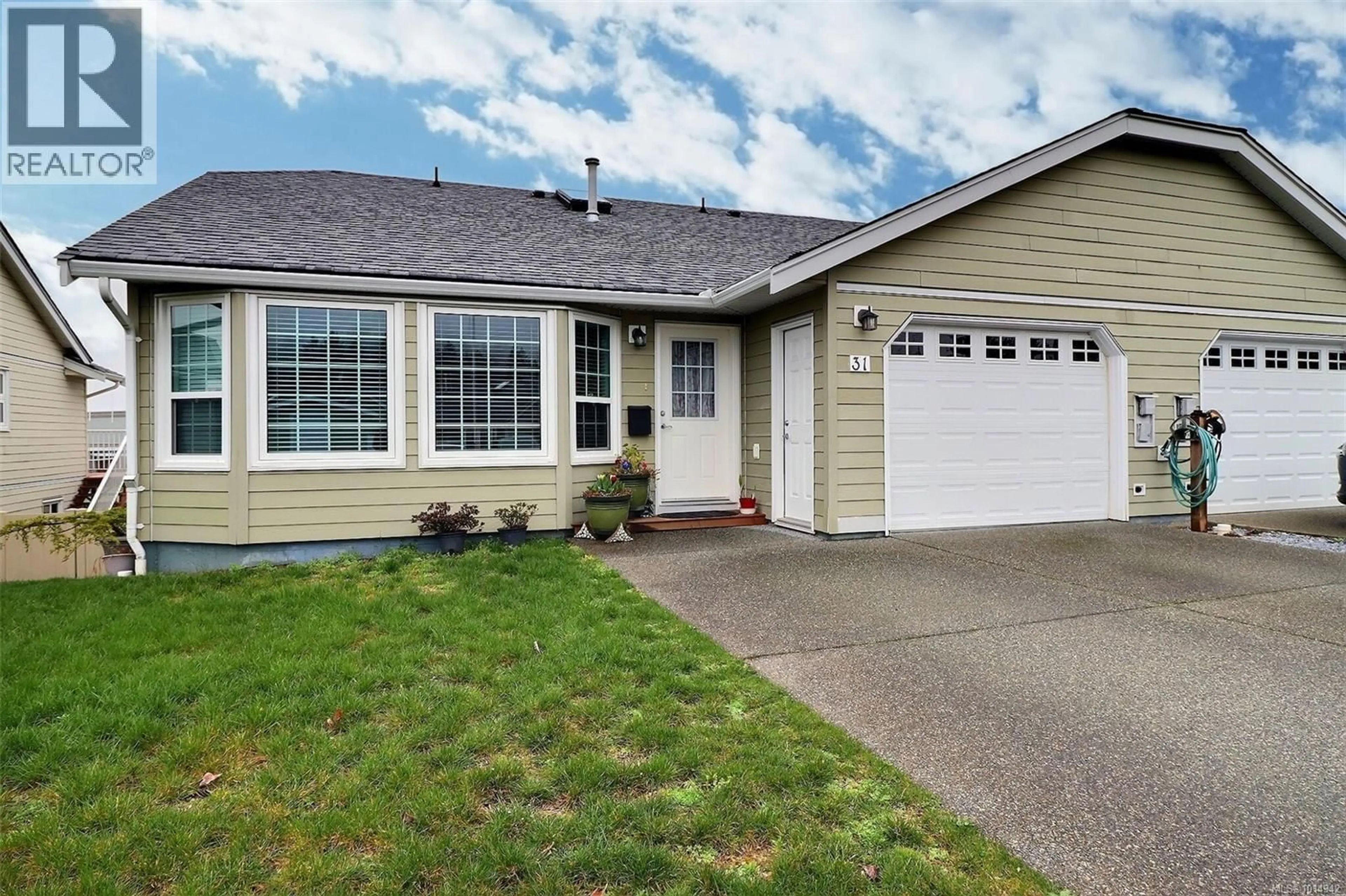 Home with vinyl exterior material, street for 31 - 815 DUNSMUIR CRESCENT, Ladysmith British Columbia V9G1R8