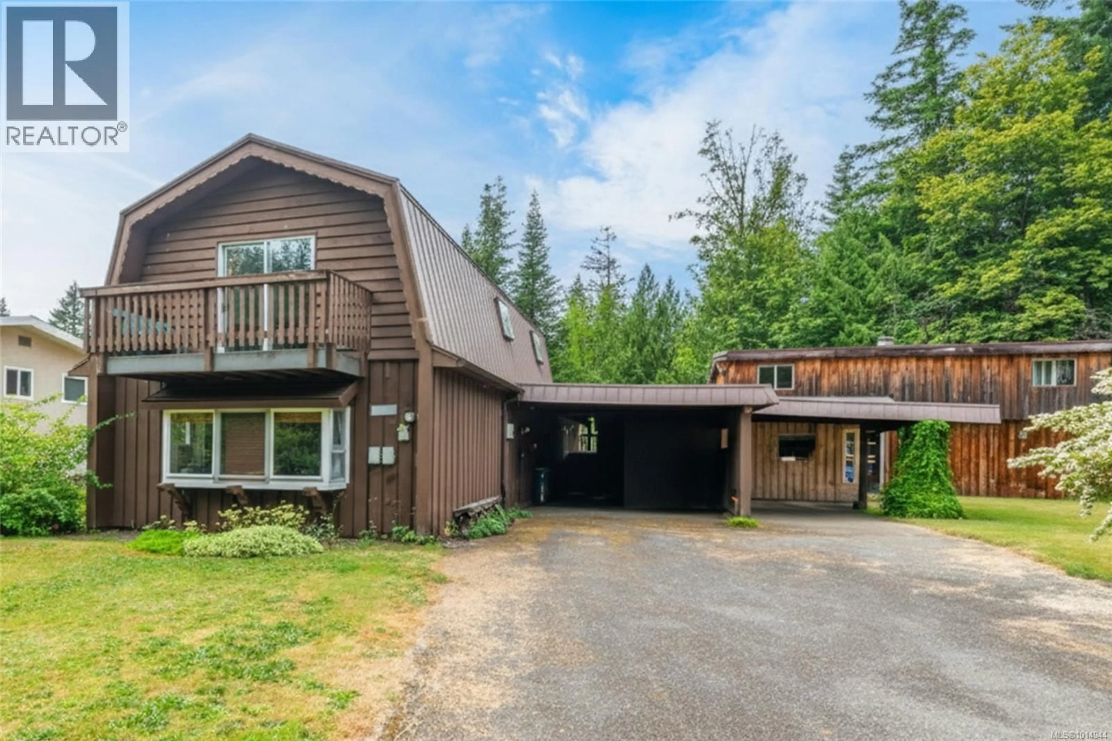 A pic from outside/outdoor area/front of a property/back of a property/a pic from drone, mountain view for 7878 WARDROP ROAD, Port Alberni British Columbia V9Y8N2