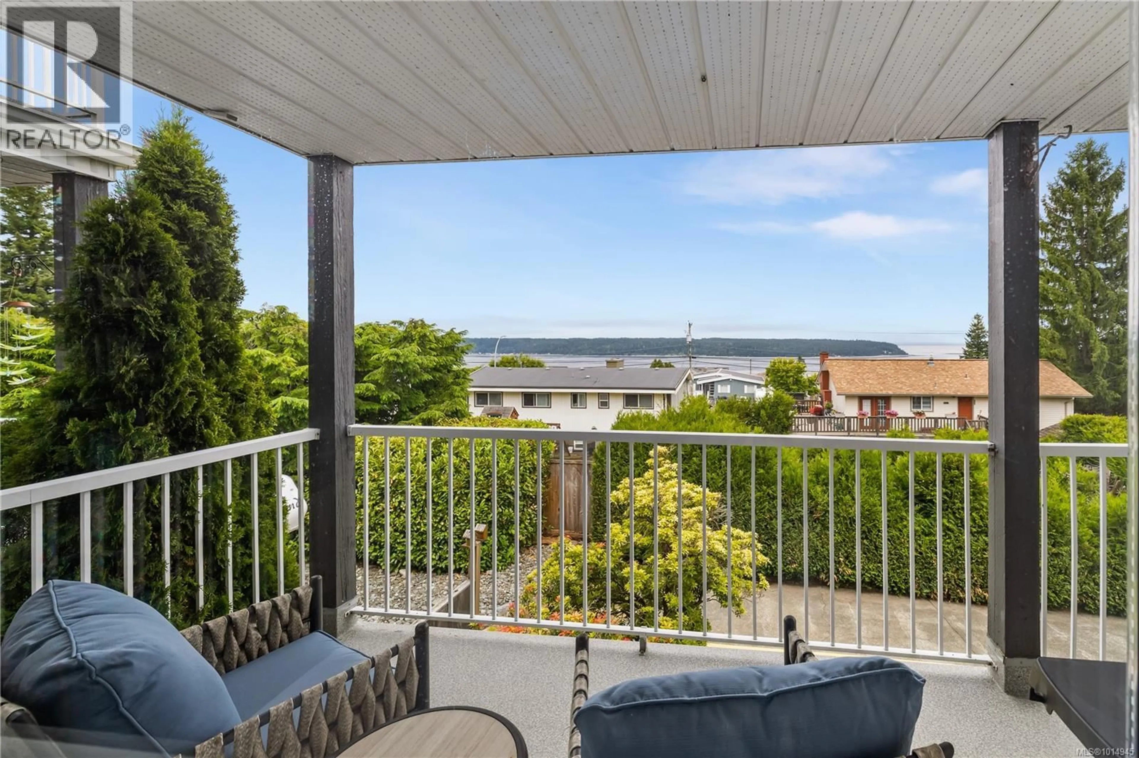 Patio, water/lake/river/ocean view for 4 - 695 UPLAND DRIVE, Campbell River British Columbia V9W2A7