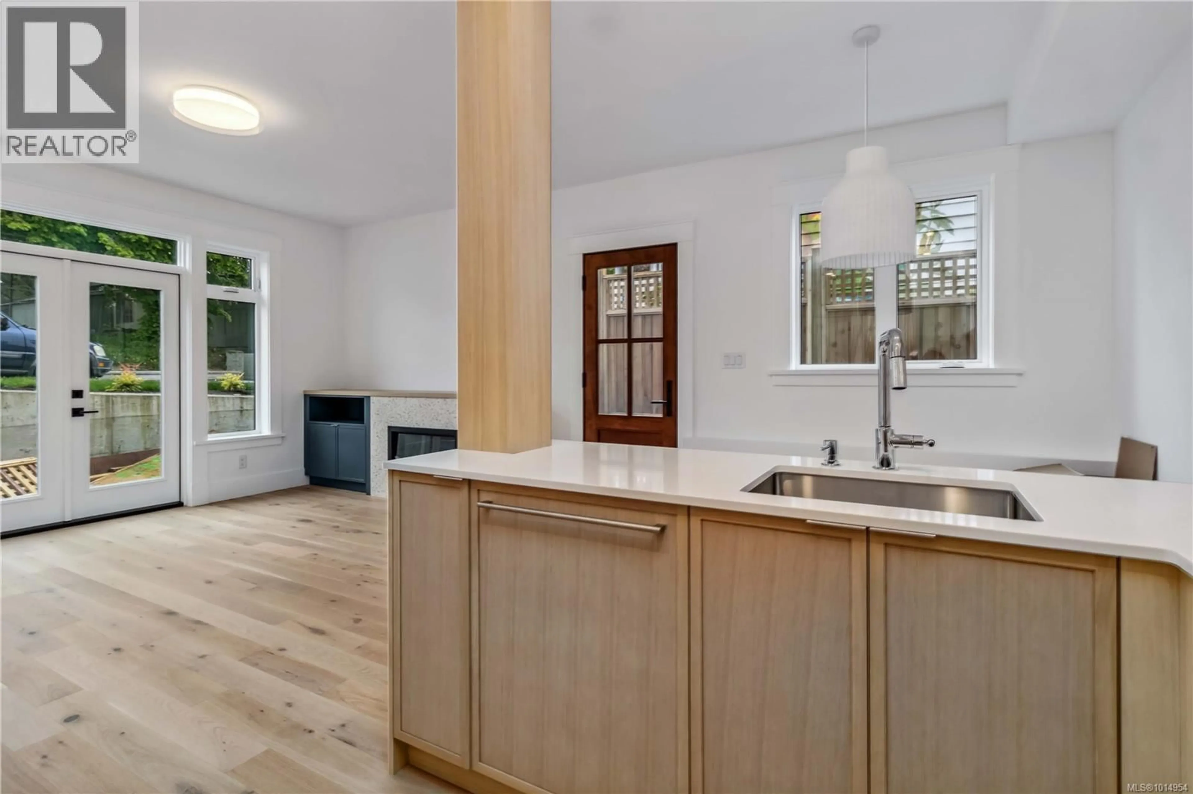 Open concept kitchen, unknown for 1 - 1915 FERNWOOD ROAD, Victoria British Columbia V8T2Y6