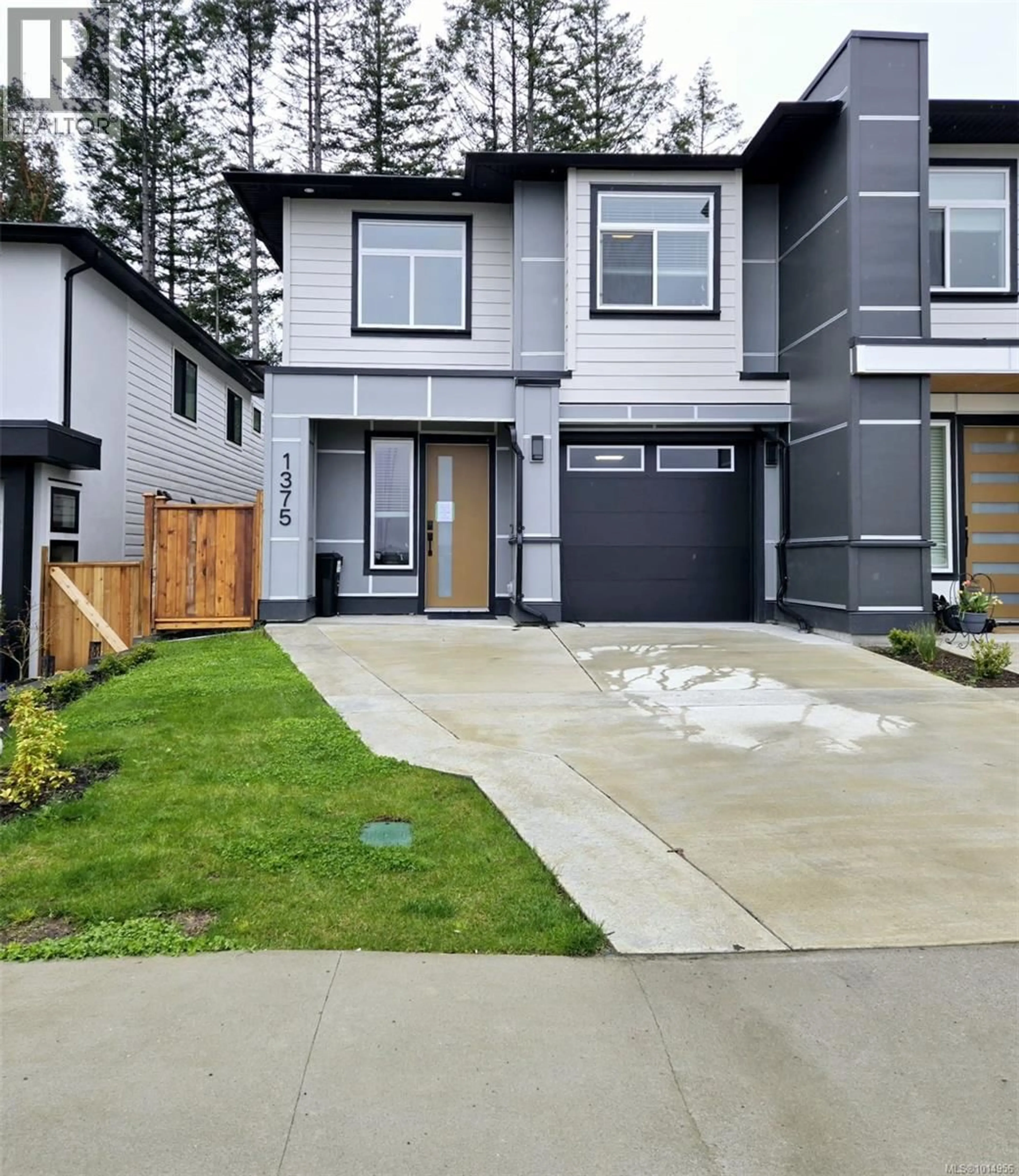 Home with vinyl exterior material, street for 1375 SANDSTONE LANE, Langford British Columbia V9B7A2