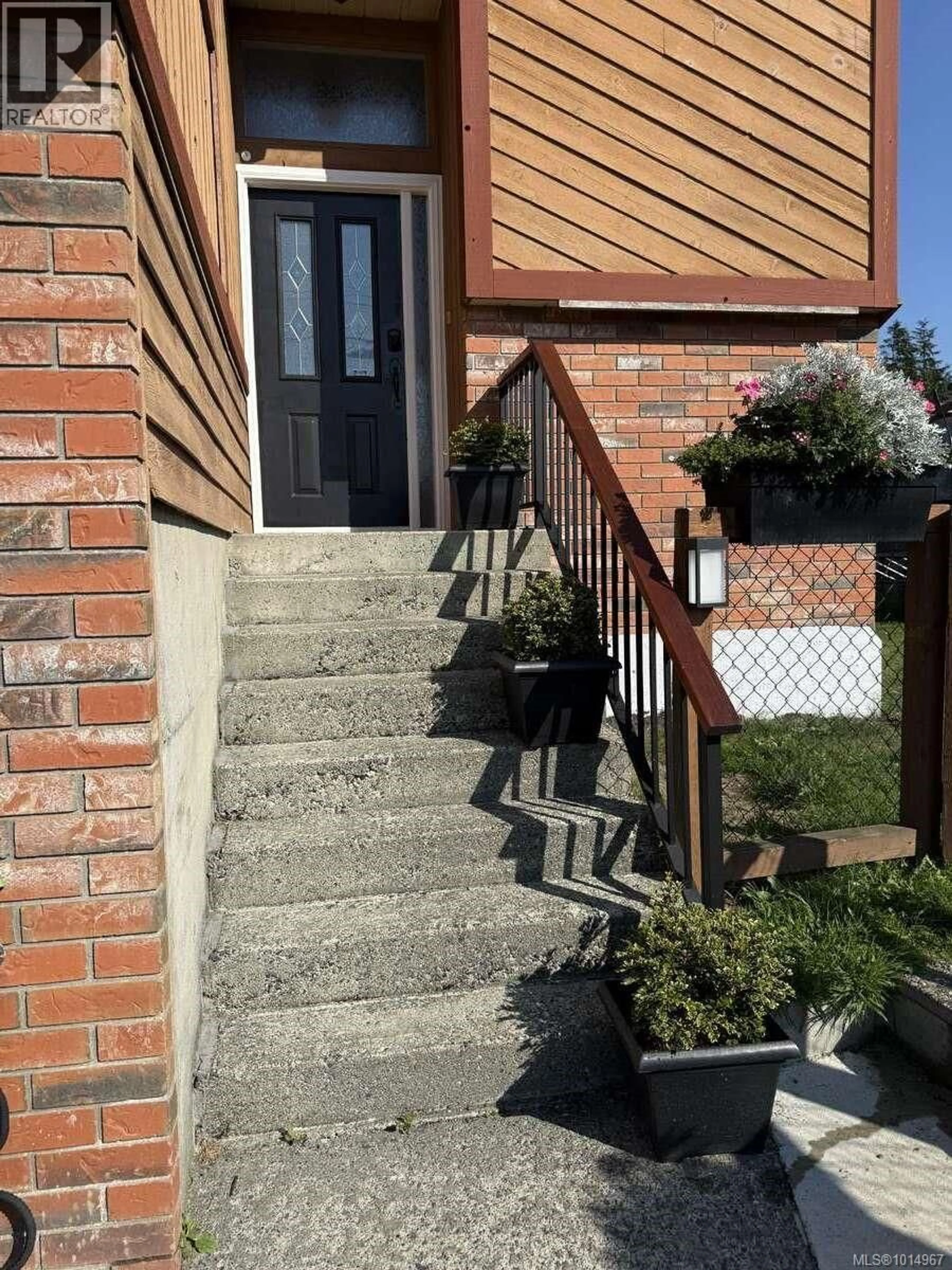 Stairs for 2696 BROCKINGTON PLACE, Port McNeill British Columbia V0N2R0