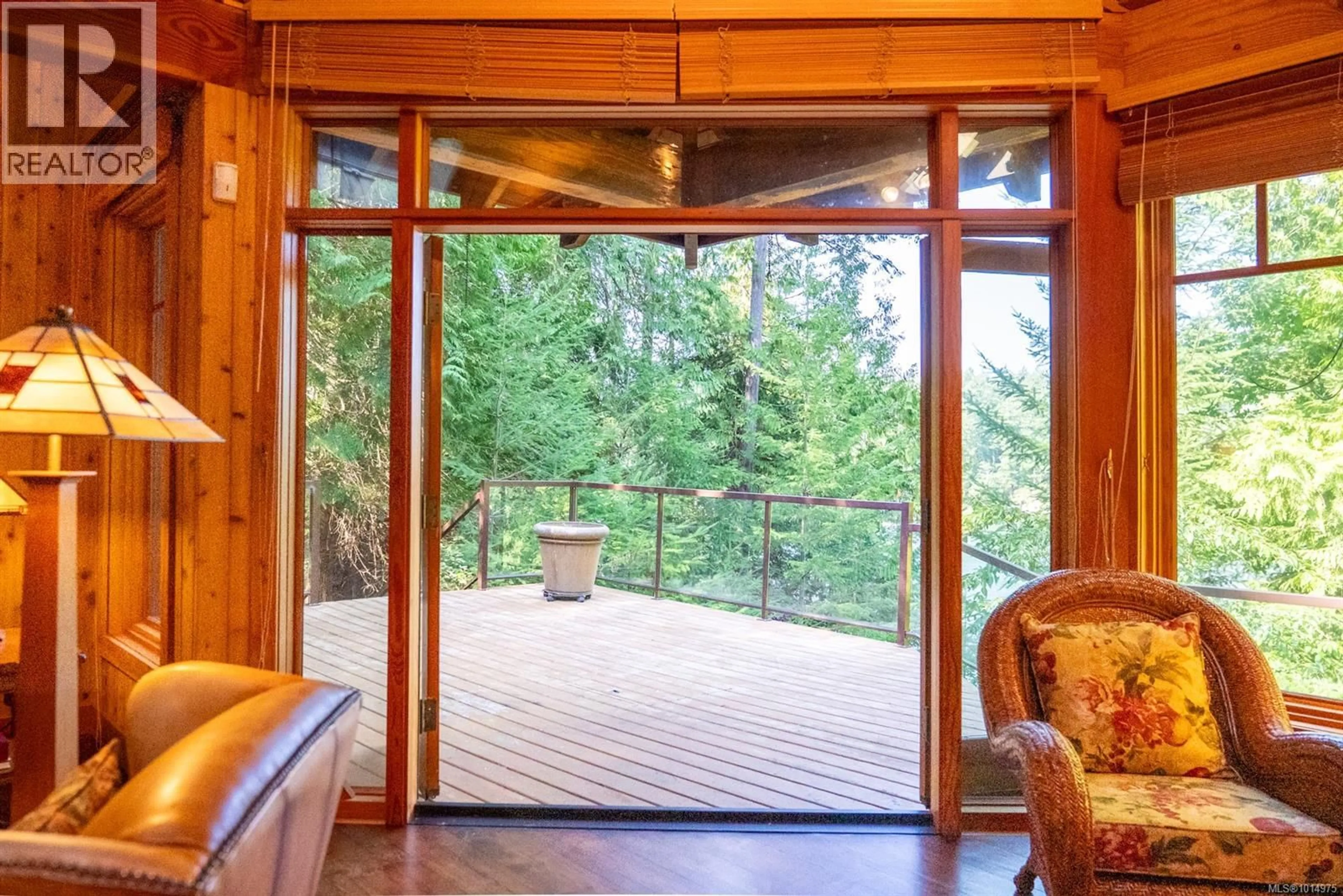 Indoor foyer for 8807 AINSLIE POINT ROAD, Pender Island British Columbia V0N2M3