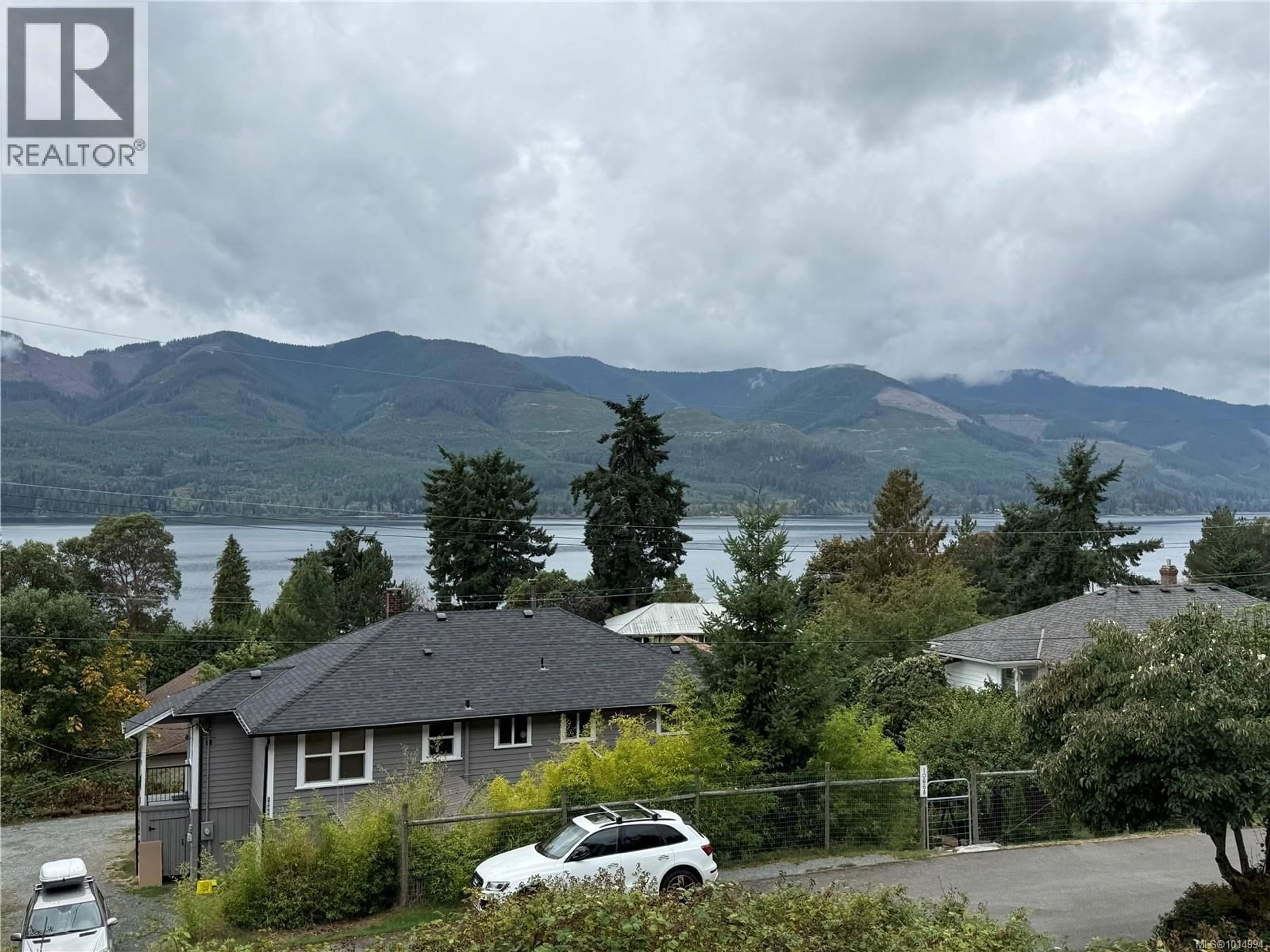 A pic from outside/outdoor area/front of a property/back of a property/a pic from drone, water/lake/river/ocean view for 10667 CEDAR DRIVE, Youbou British Columbia V0R3E1