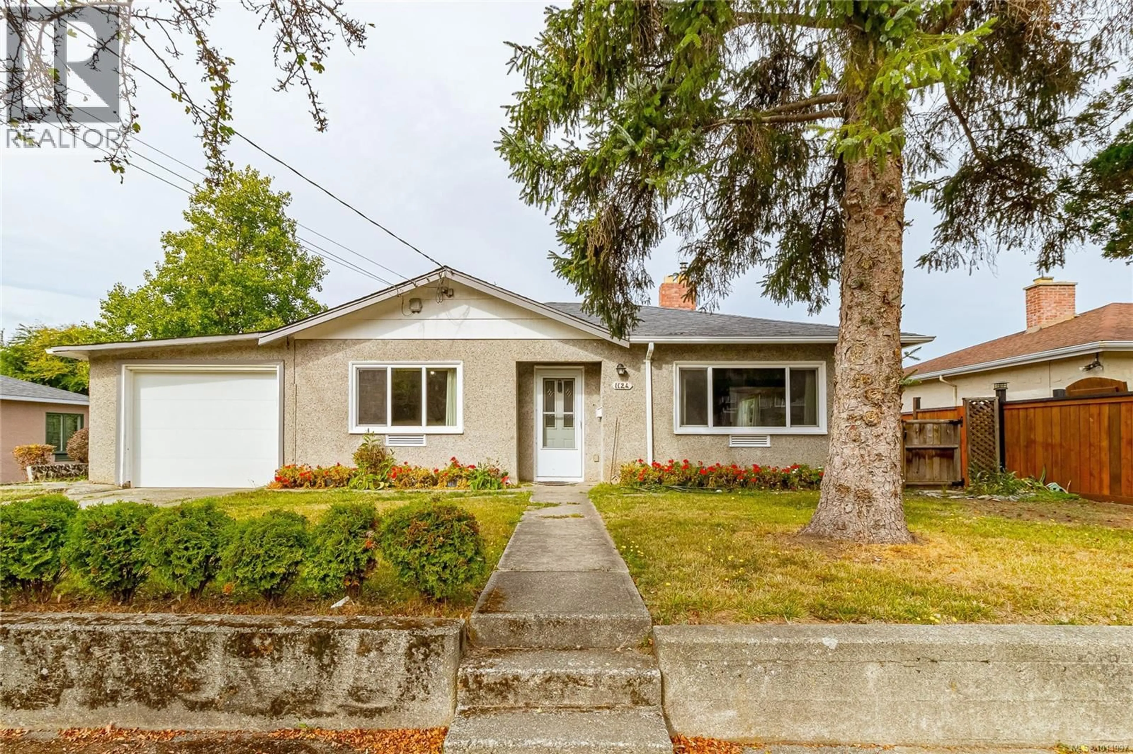 Home with vinyl exterior material, street for 1124 COLVILLE ROAD, Esquimalt British Columbia V9A4P7