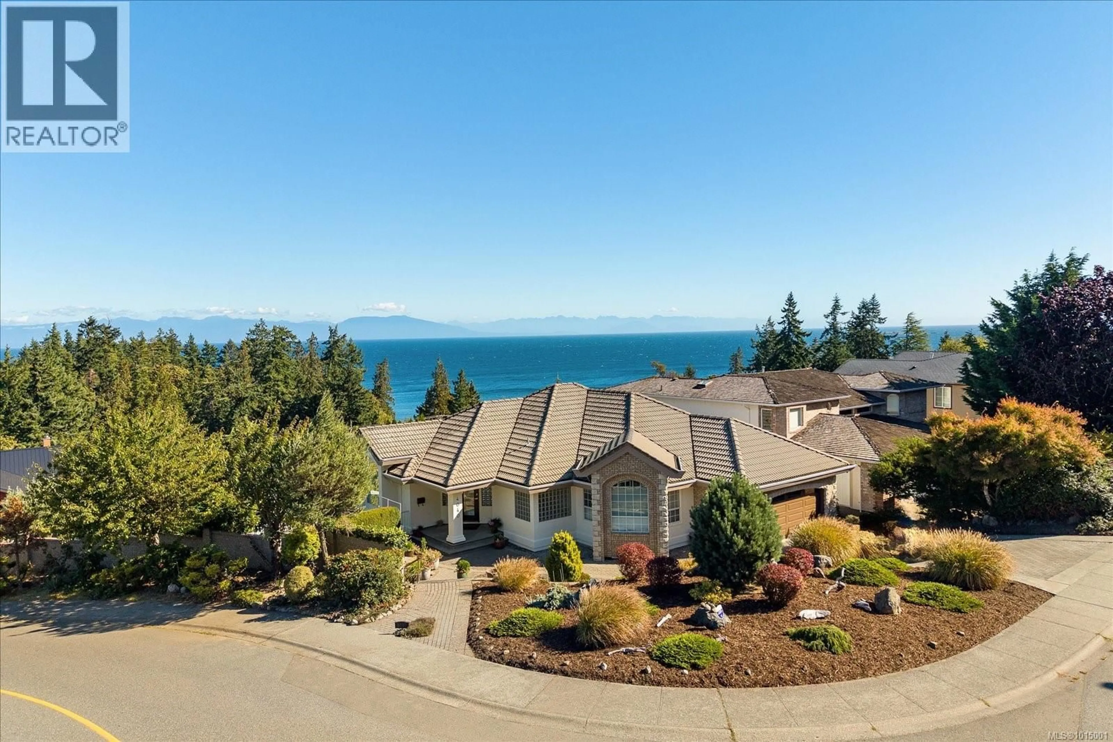 A pic from outside/outdoor area/front of a property/back of a property/a pic from drone, water/lake/river/ocean view for 4040 GULFVIEW DRIVE, Nanaimo British Columbia V9T6B4